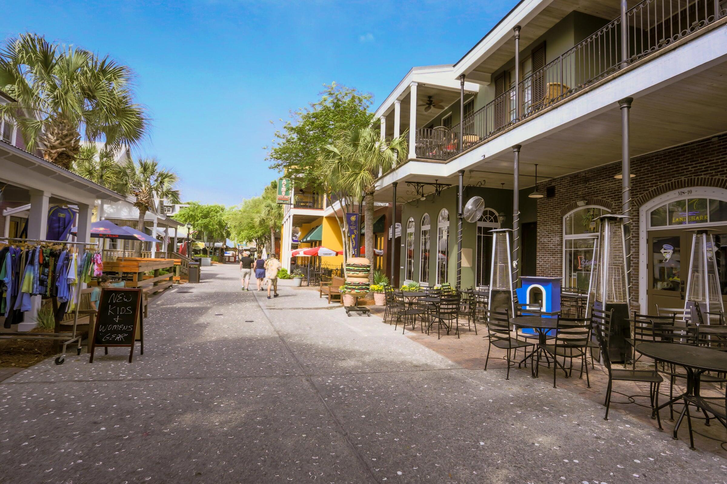 918 Harbour Pointe Lane, 918