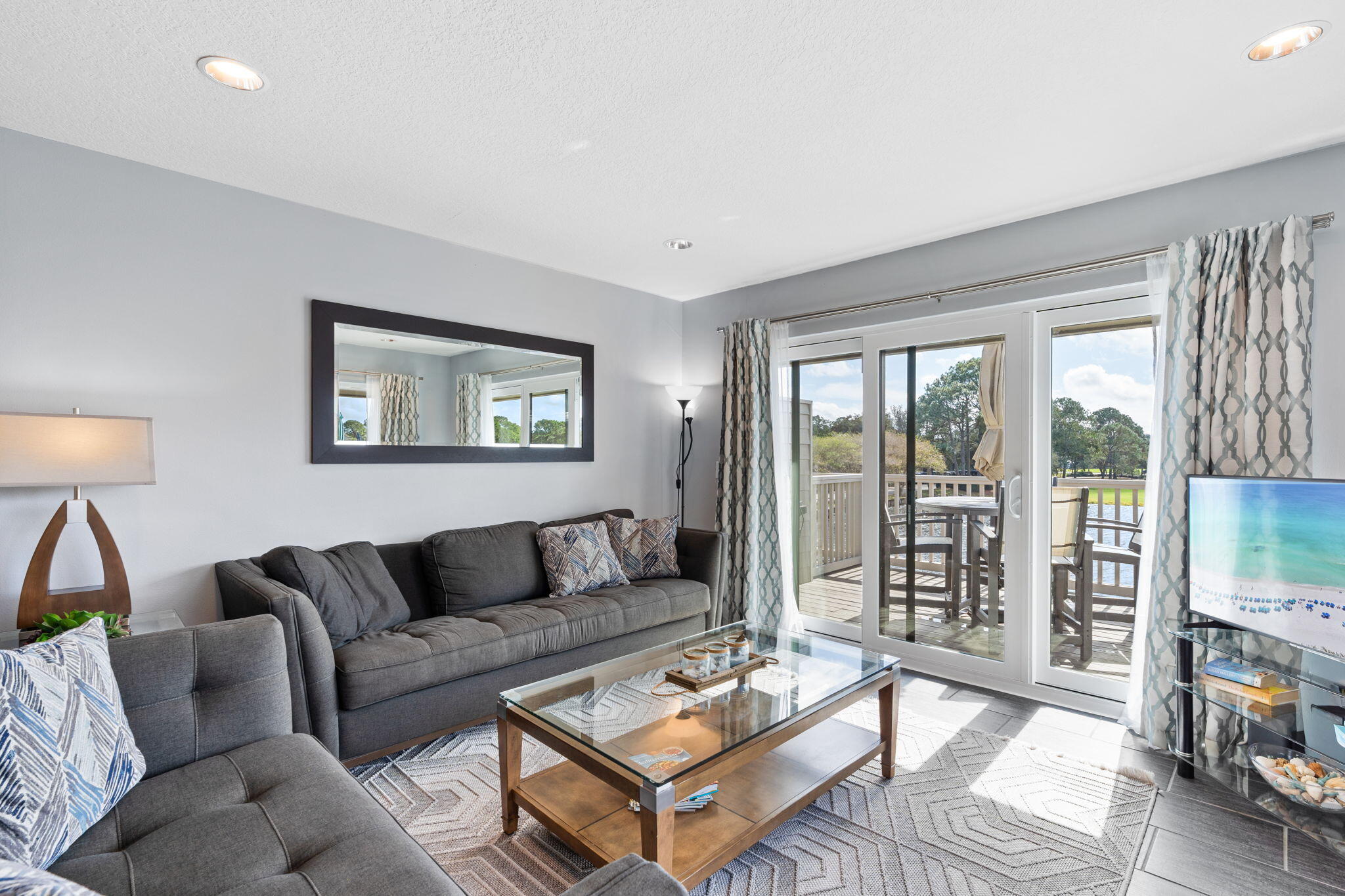 918 Harbour Pointe Lane, 918