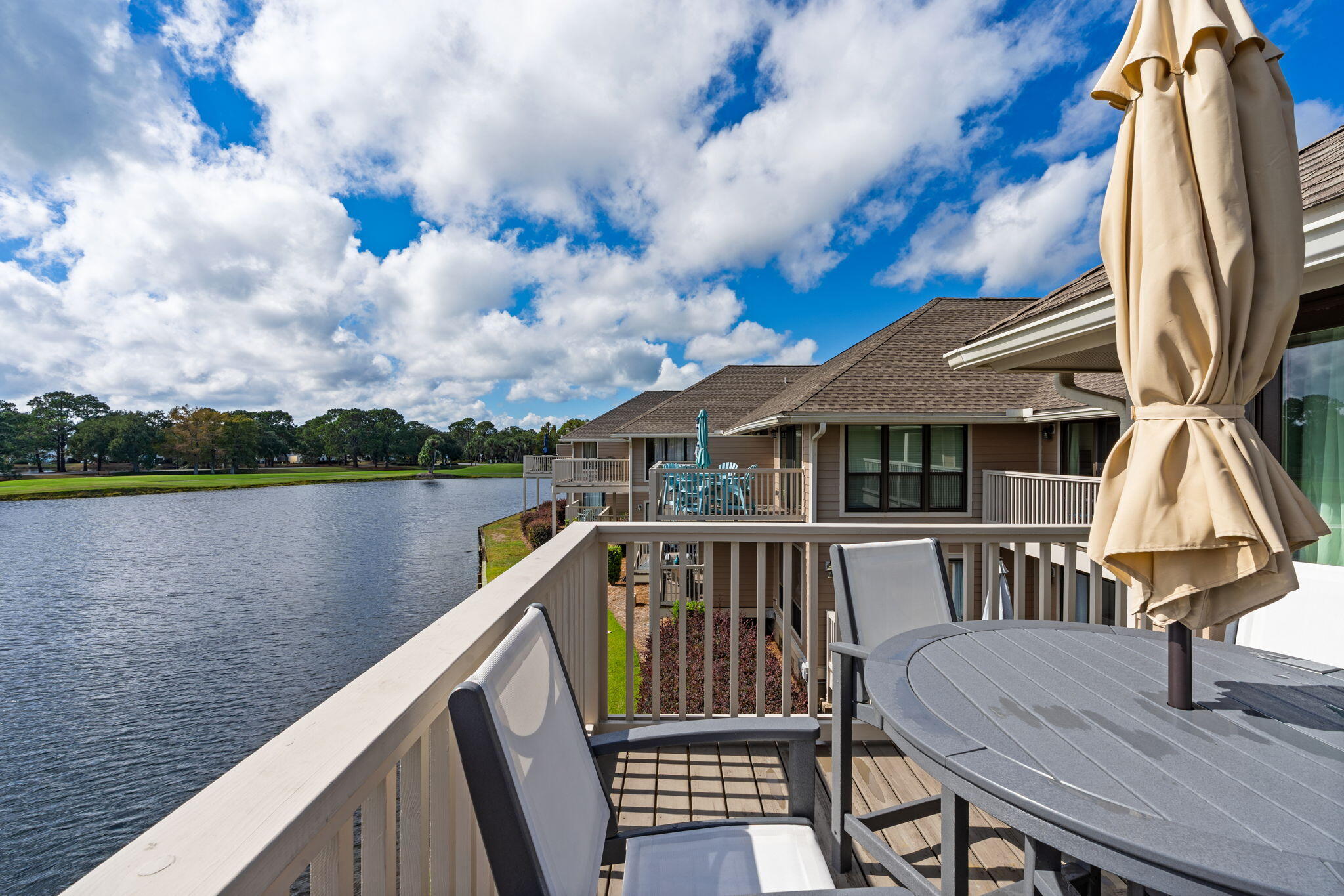 918 Harbour Pointe Lane, 918