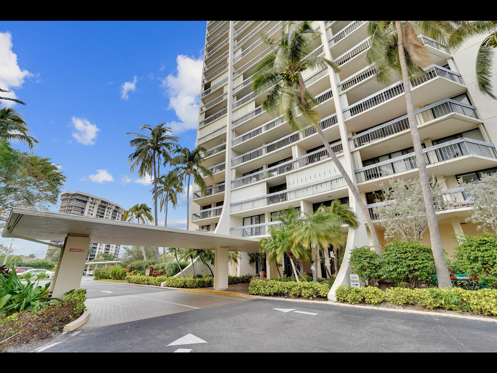 2400 Presidential Way 401