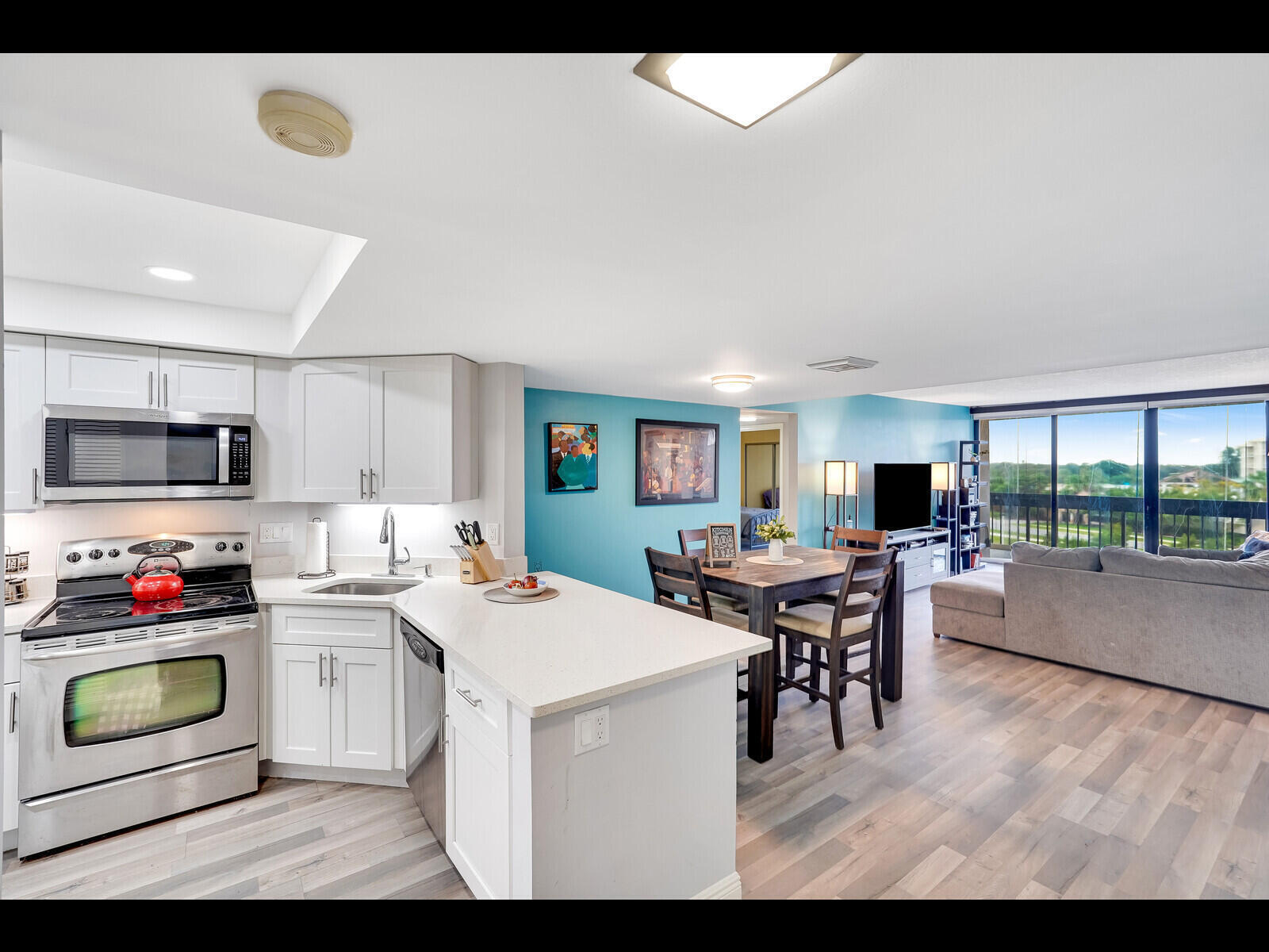 2400 Presidential Way 401