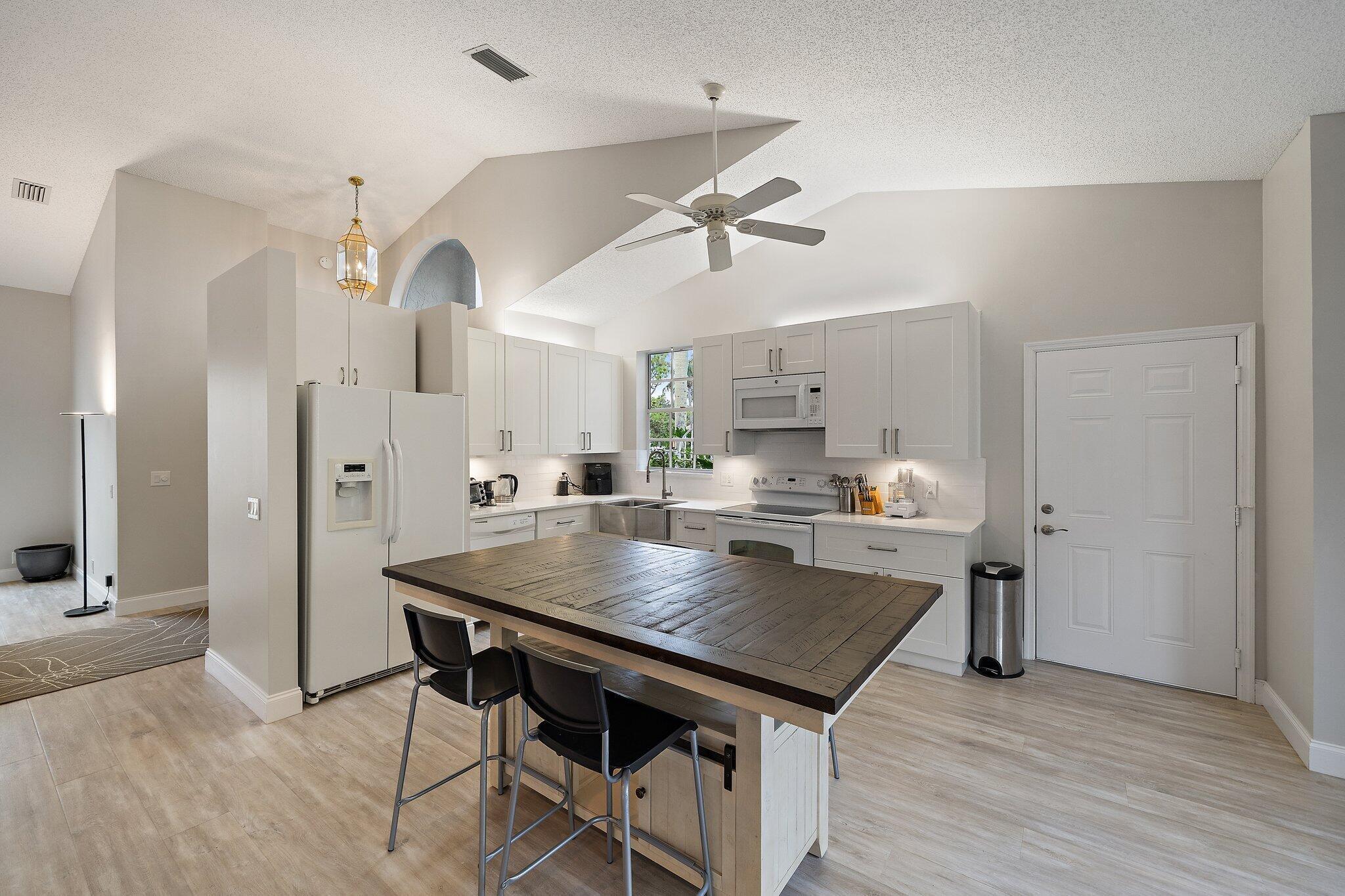 6866 Briarlake Circle