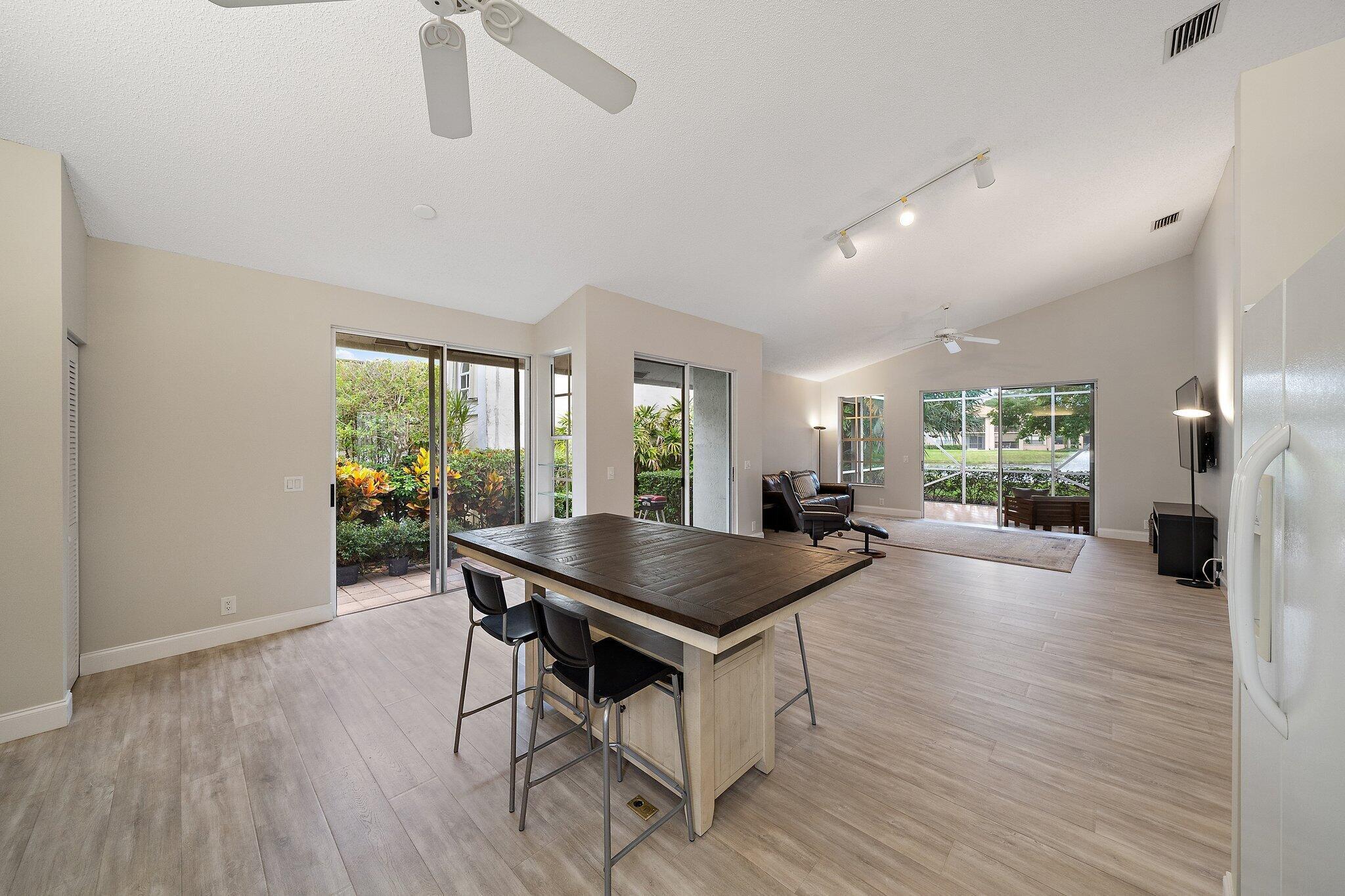 6866 Briarlake Circle