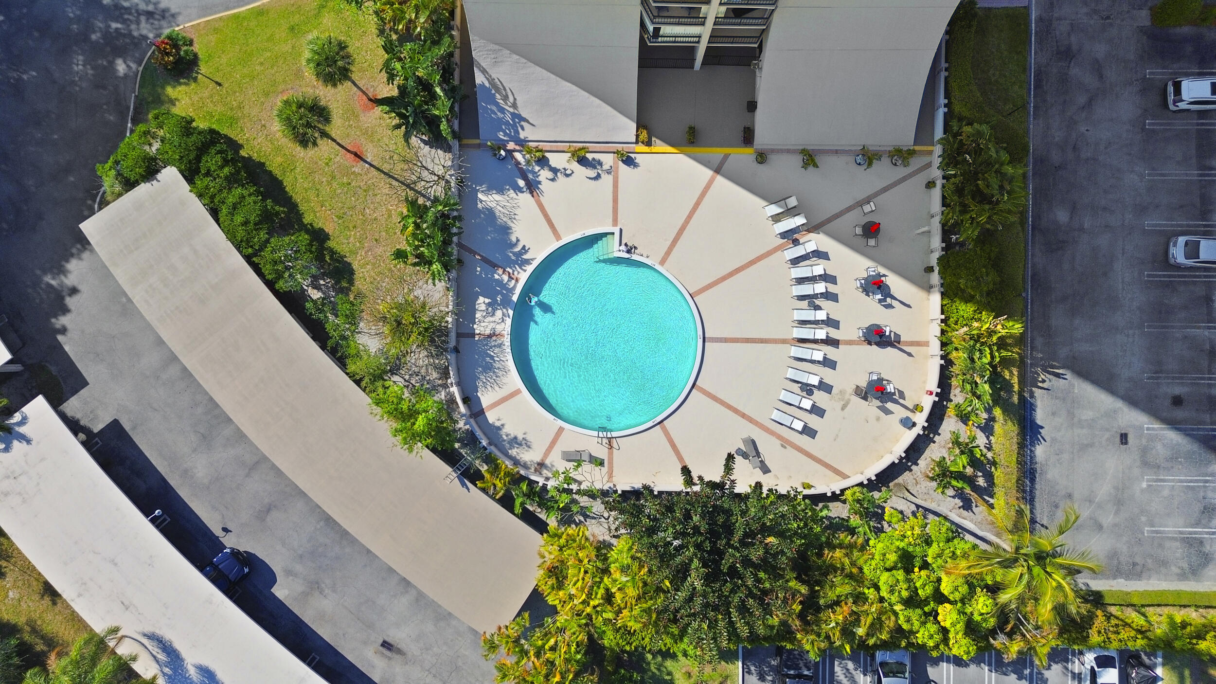 2425 Presidential Way Ph2