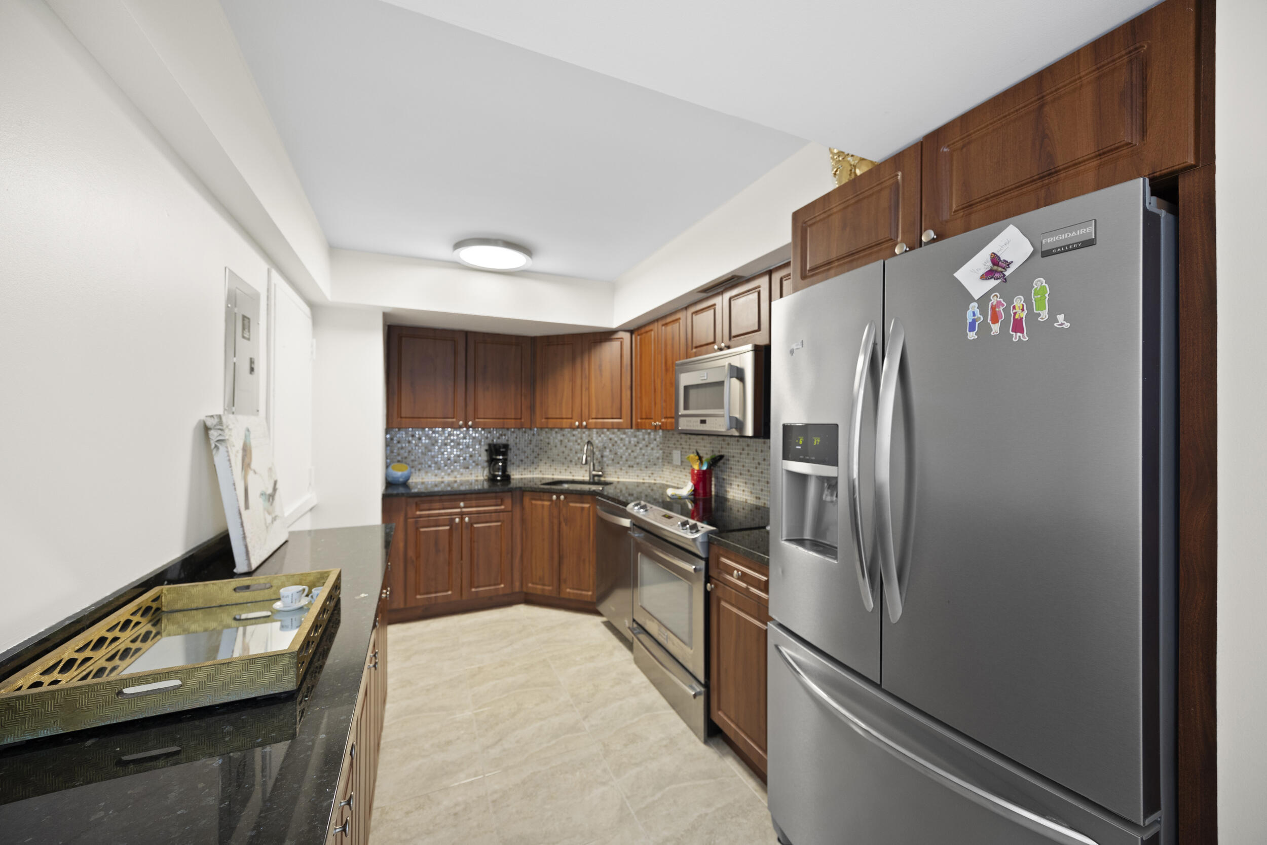 2425 Presidential Way Ph2