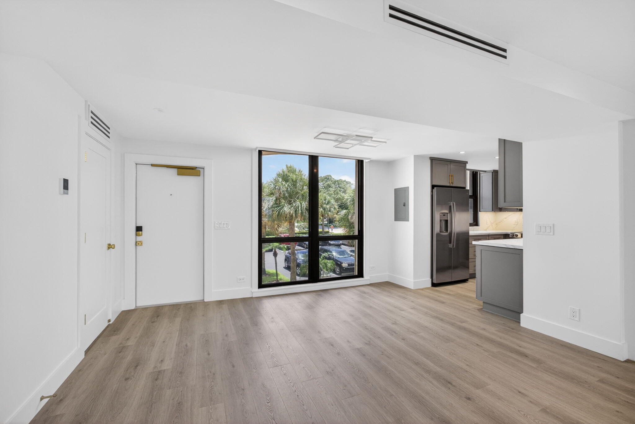 136 Lakeshore Drive
