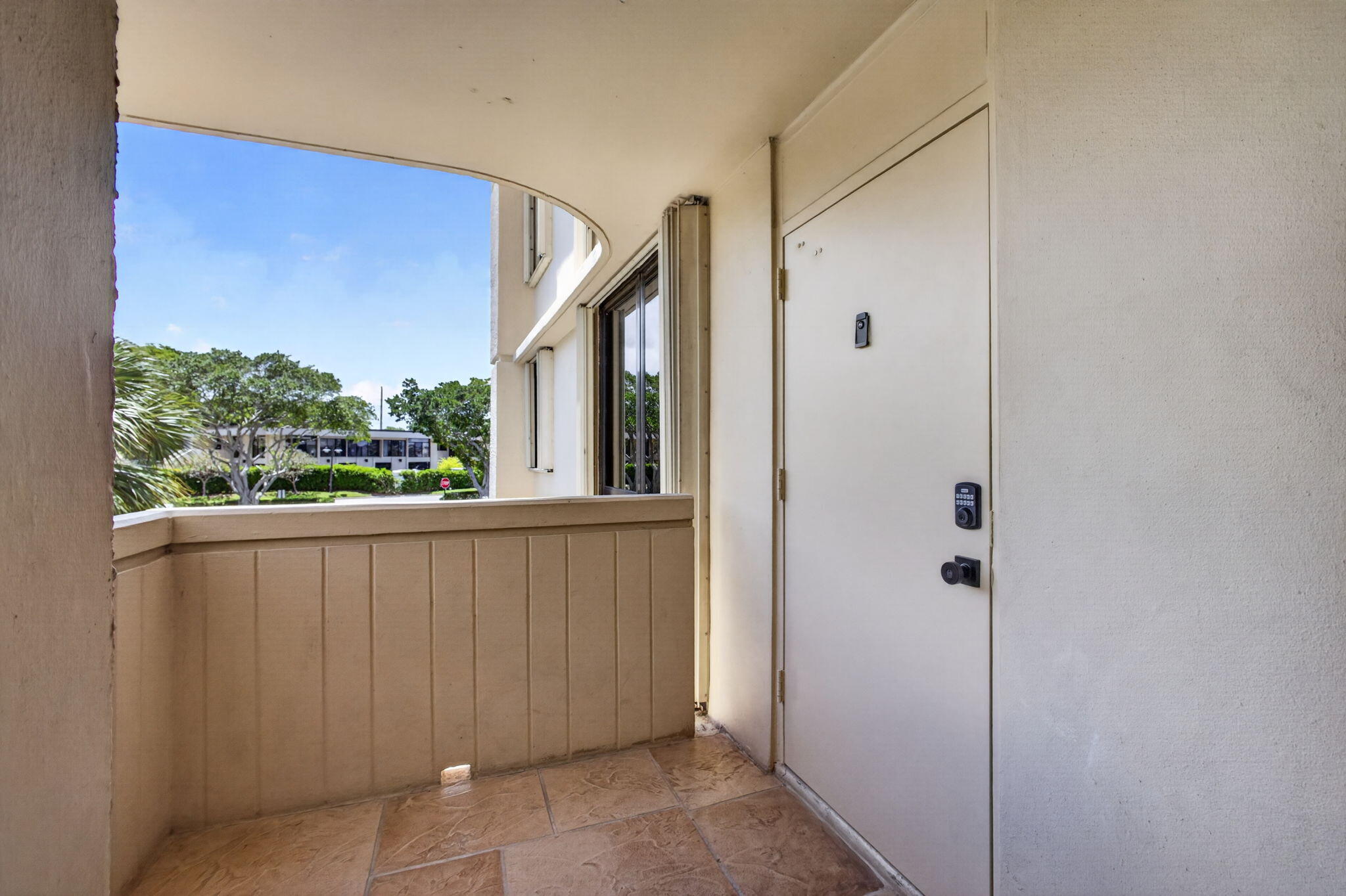 136 Lakeshore Drive