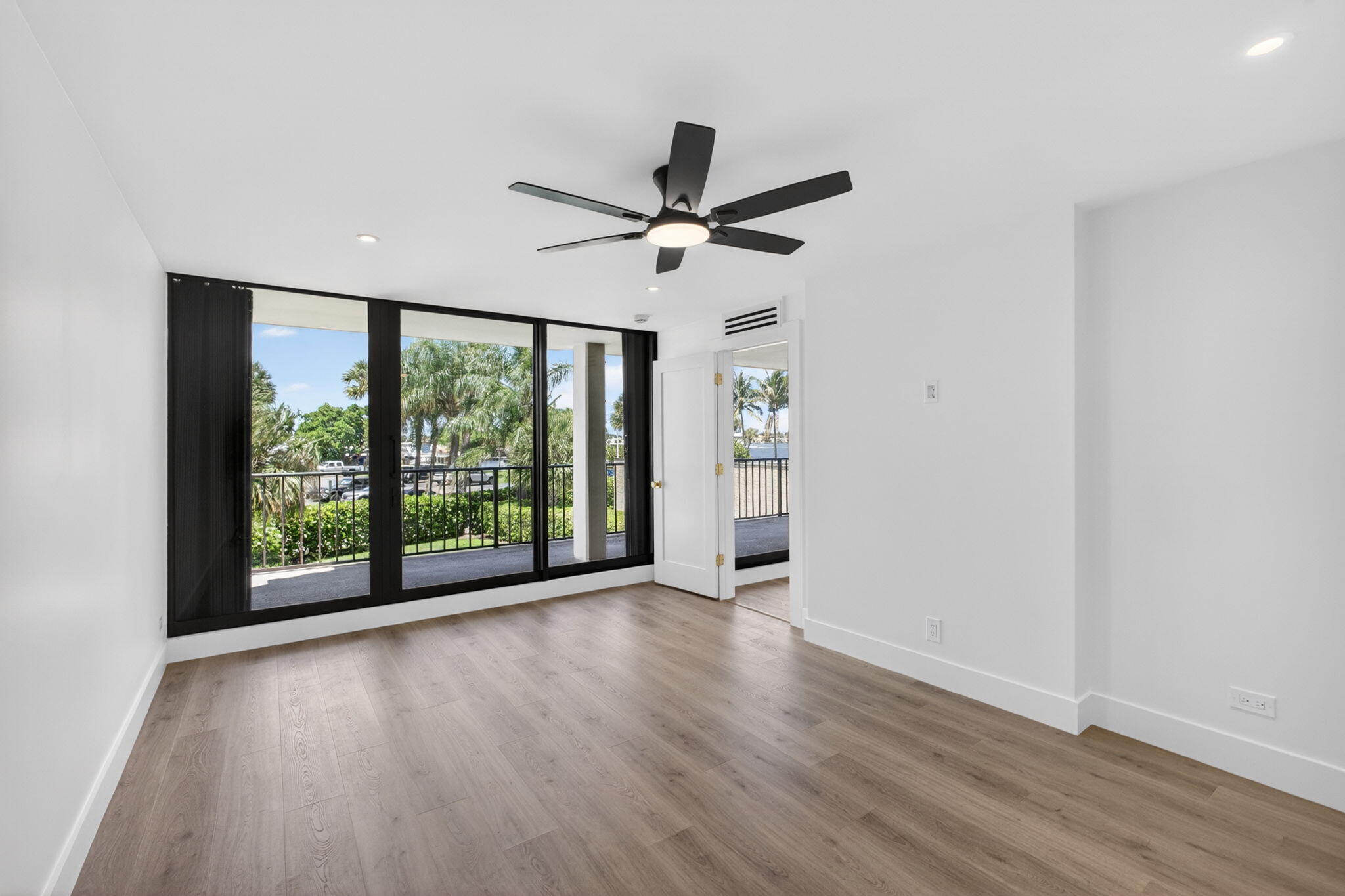 136 Lakeshore Drive