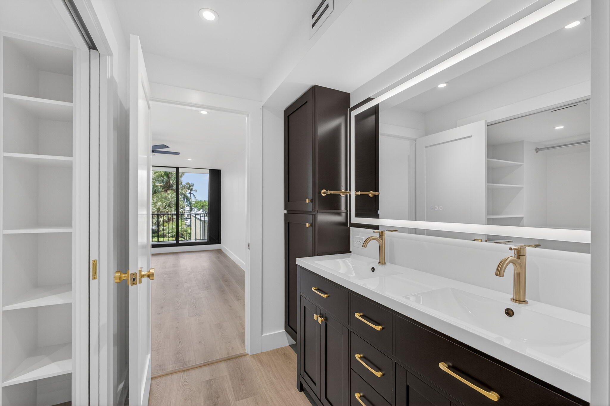 136 Lakeshore Drive
