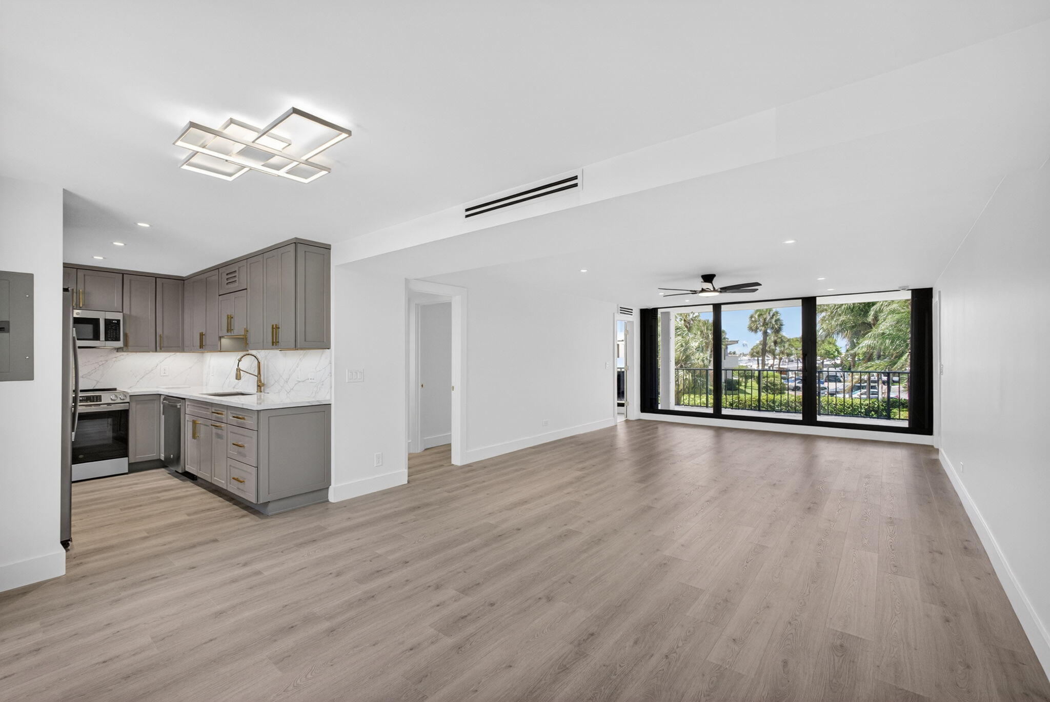 136 Lakeshore Drive