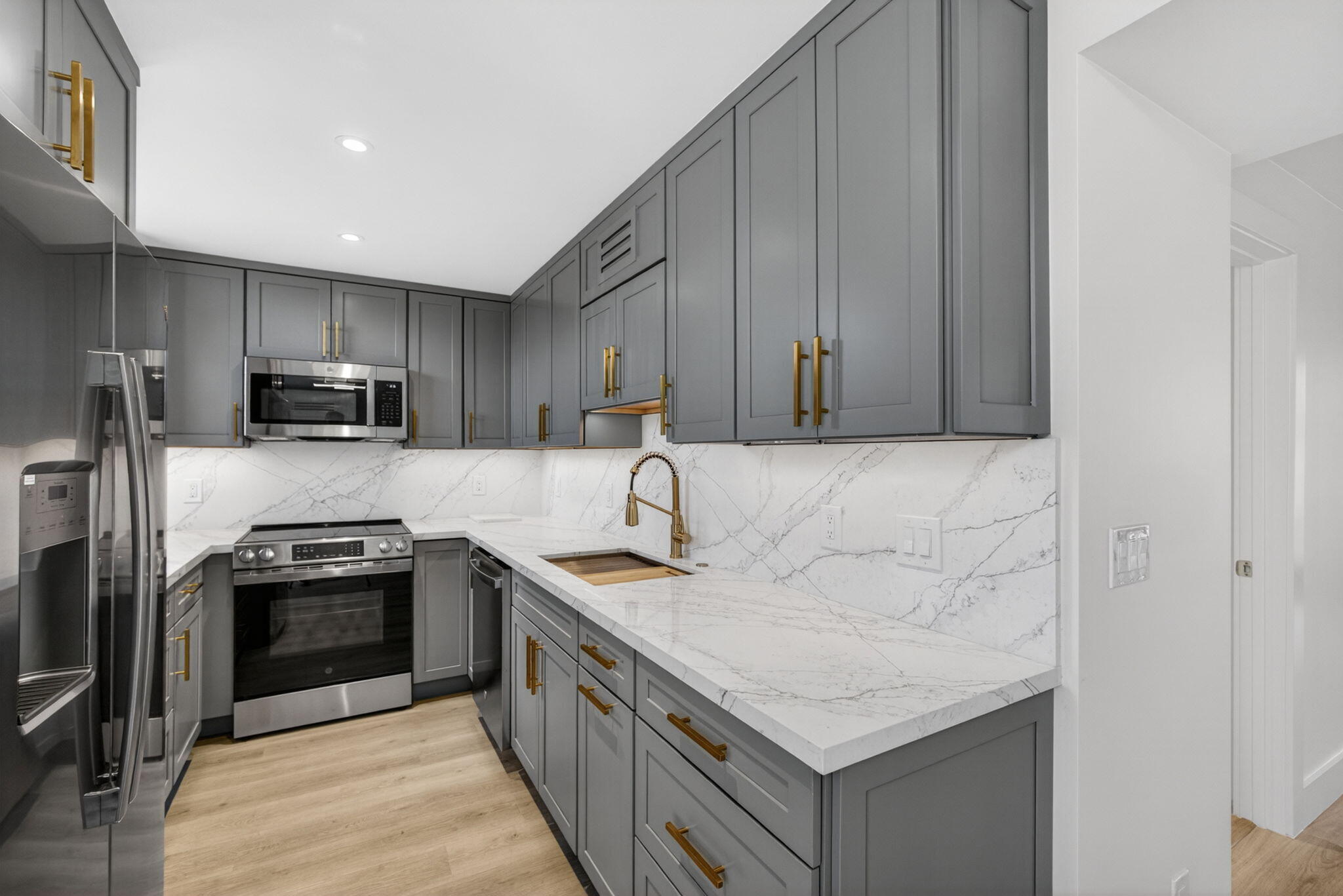 136 Lakeshore Drive