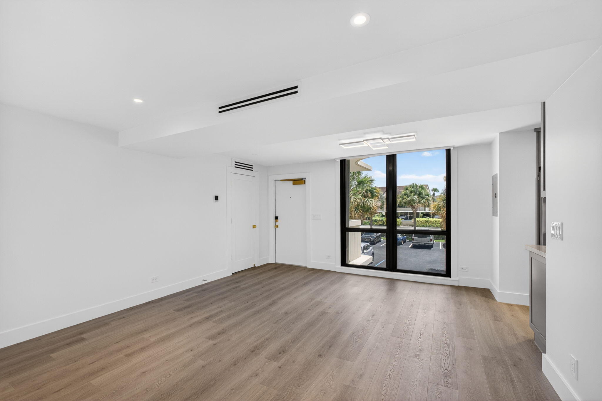 136 Lakeshore Drive
