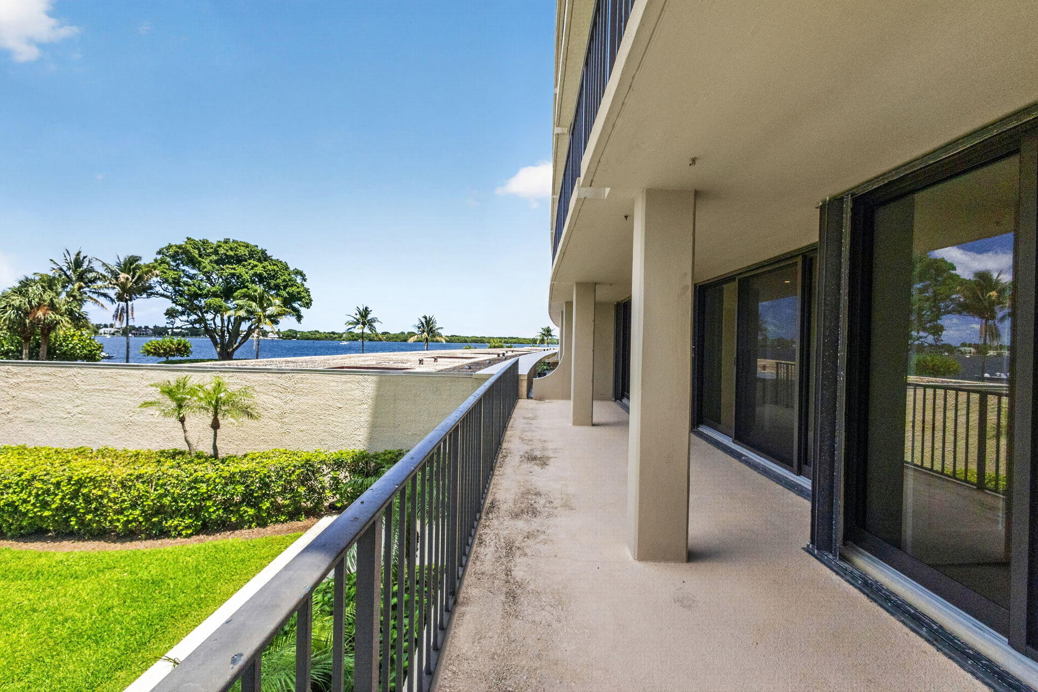 136 Lakeshore Drive