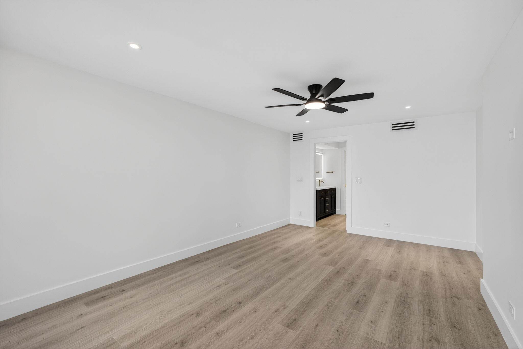 136 Lakeshore Drive