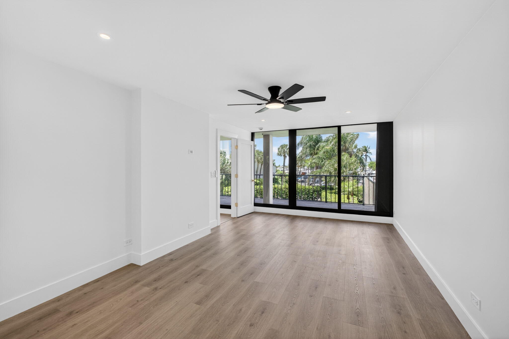 136 Lakeshore Drive