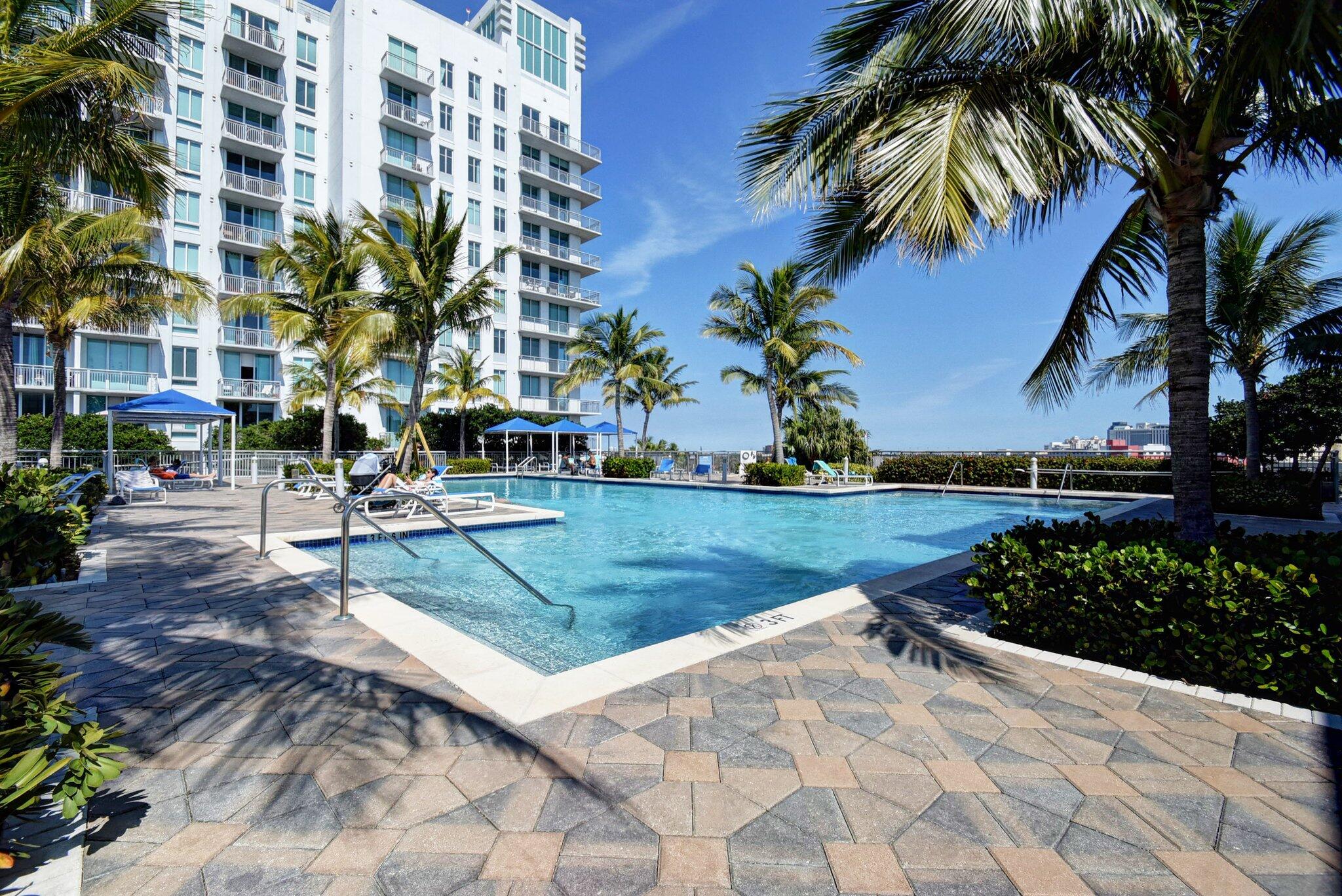 300 S Australian Avenue 128