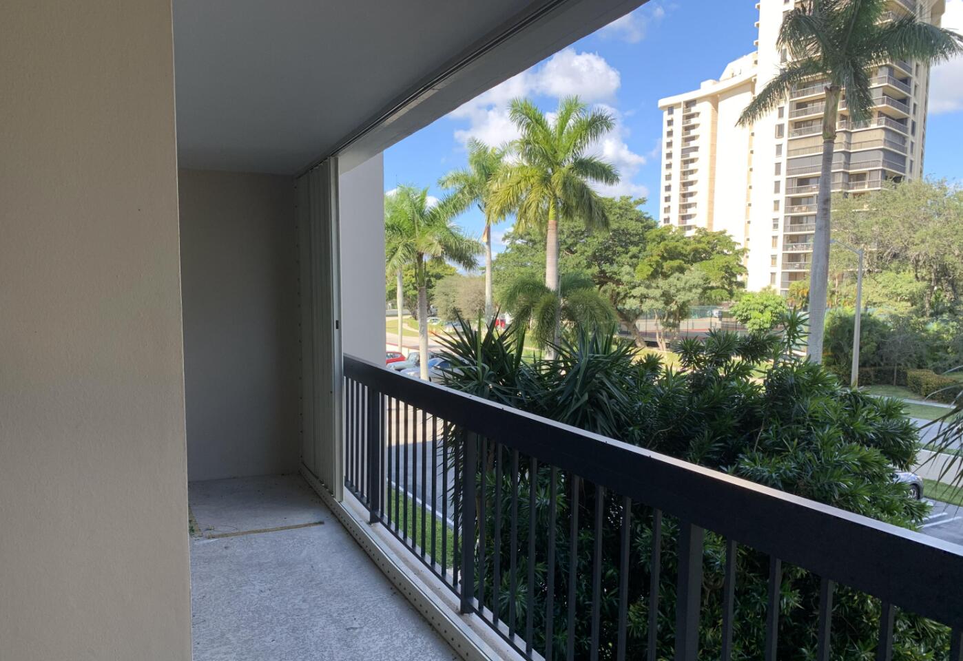 2425 Presidential Way 202