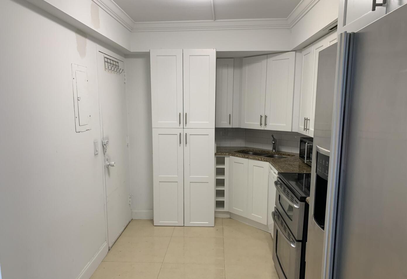 2425 Presidential Way 202