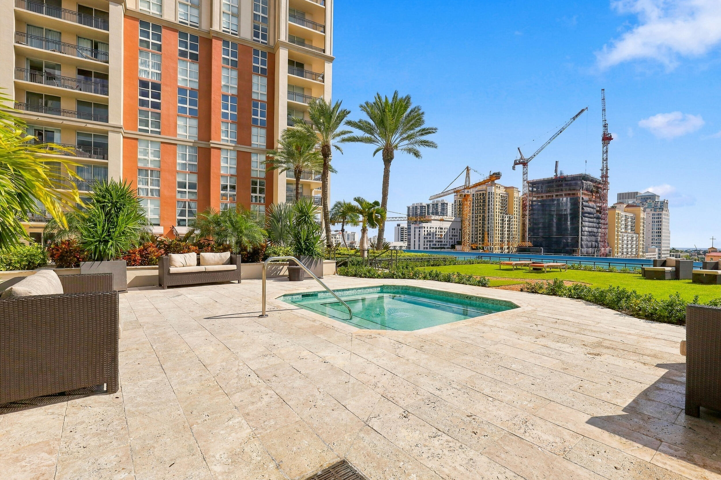 550 OKEECHOBEE Boulevard 521