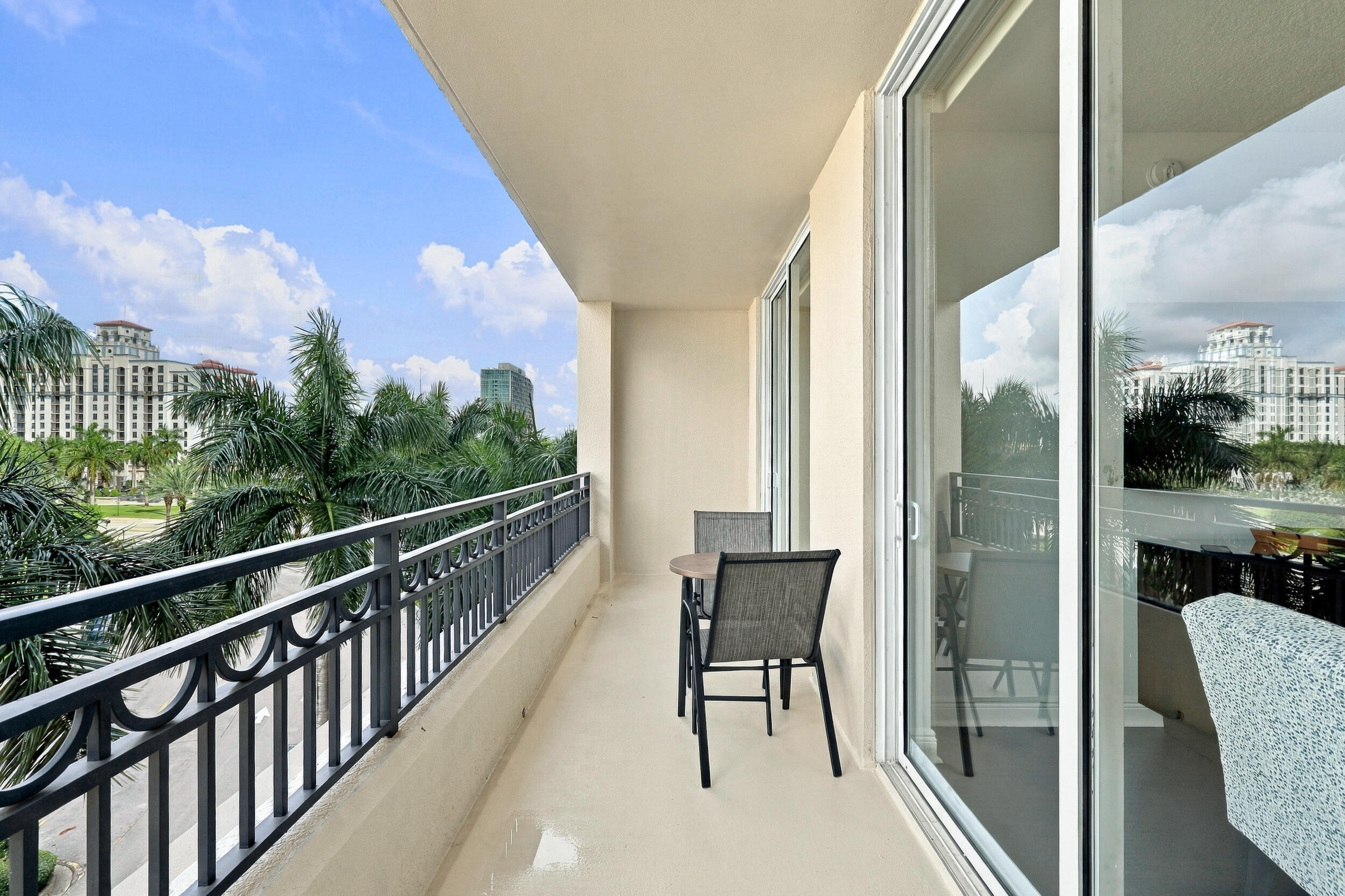 550 OKEECHOBEE Boulevard 521