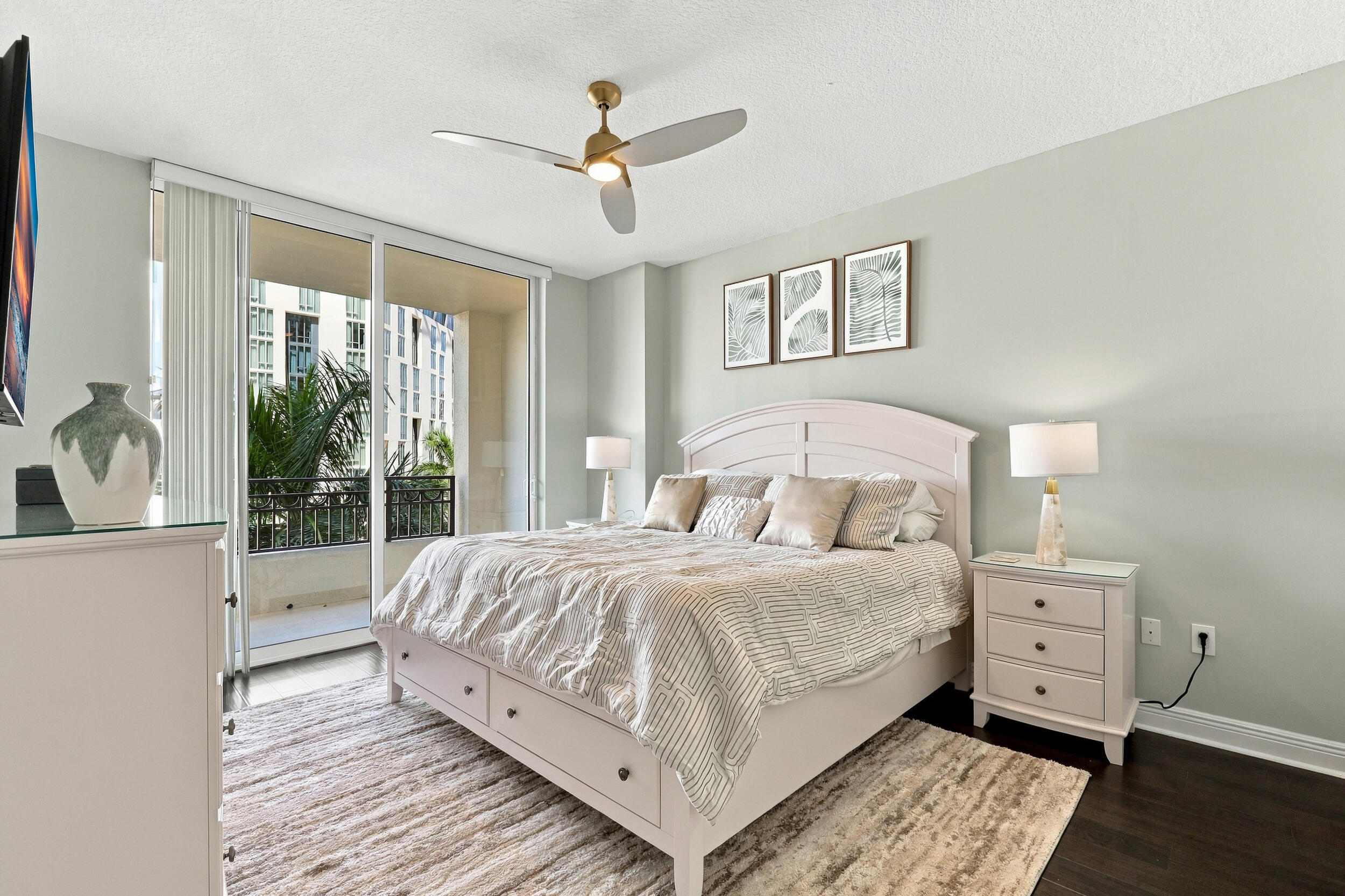 550 OKEECHOBEE Boulevard 521