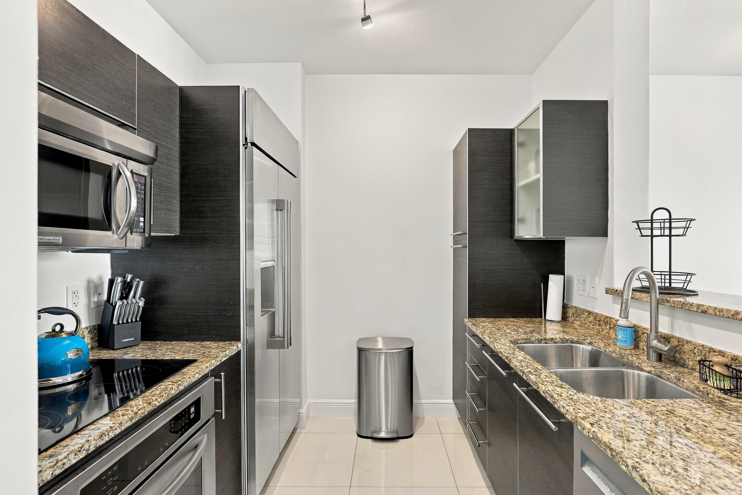 550 OKEECHOBEE Boulevard 521