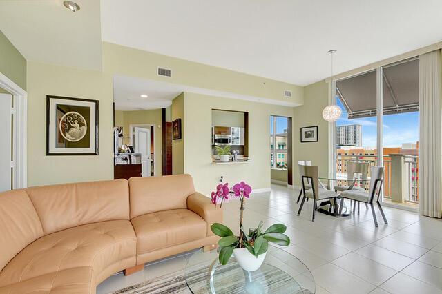 480 Hibiscus Street 1042