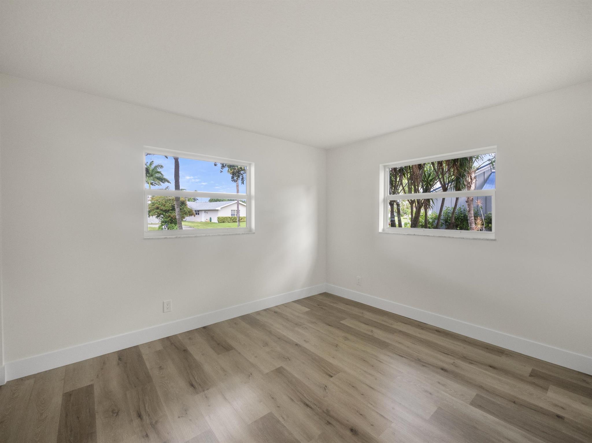 10146 Dogwood Avenue