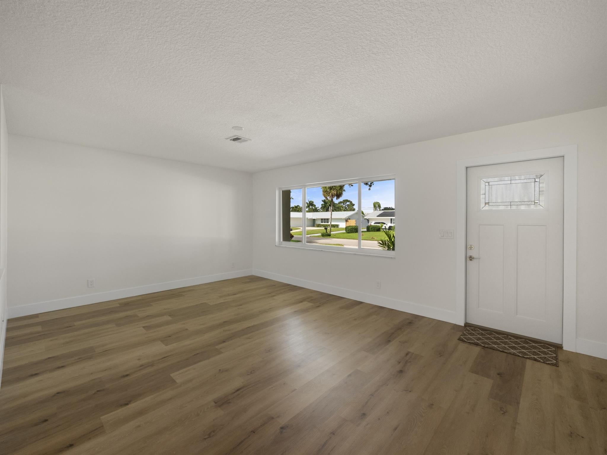 10146 Dogwood Avenue