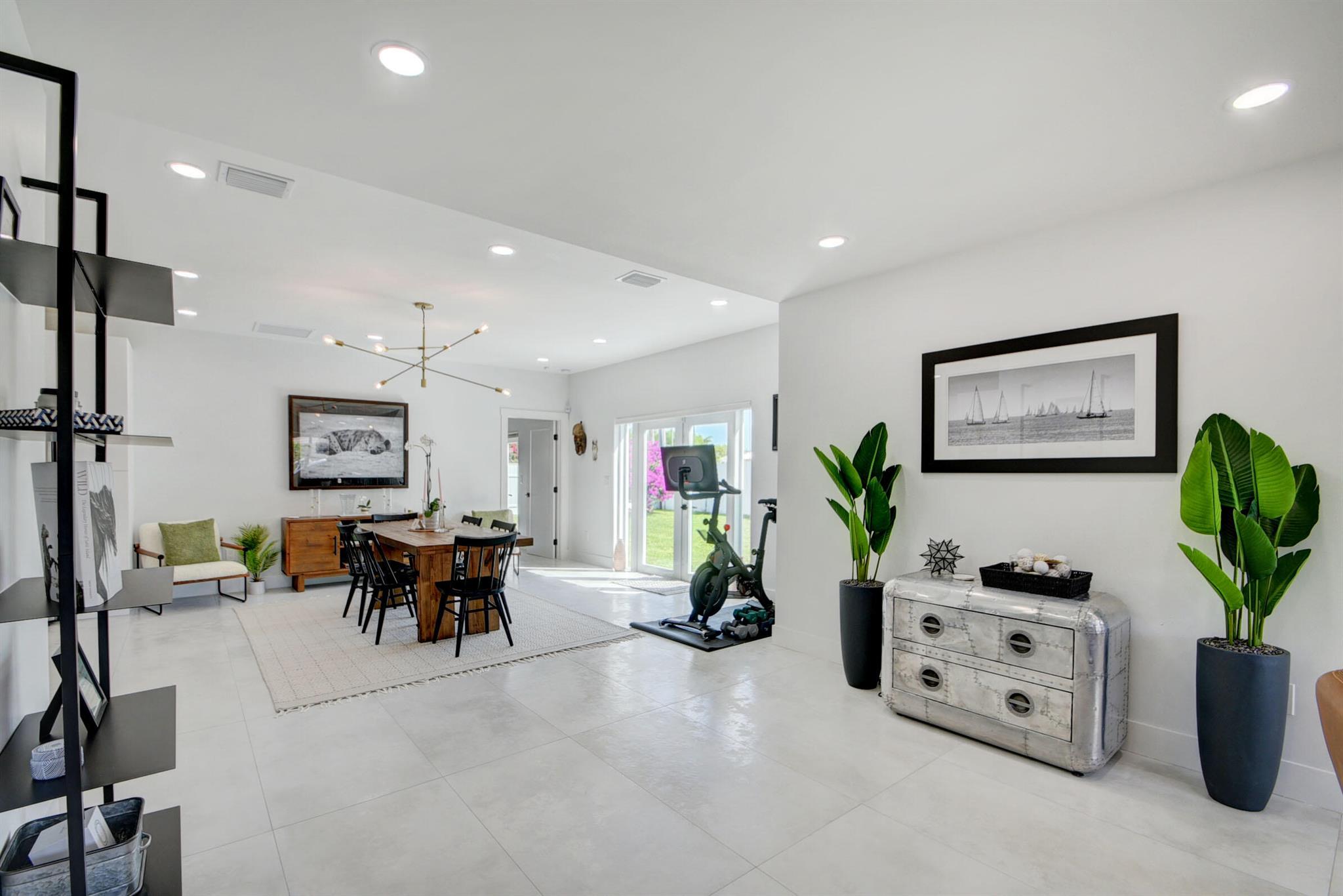 379 Laurie Road