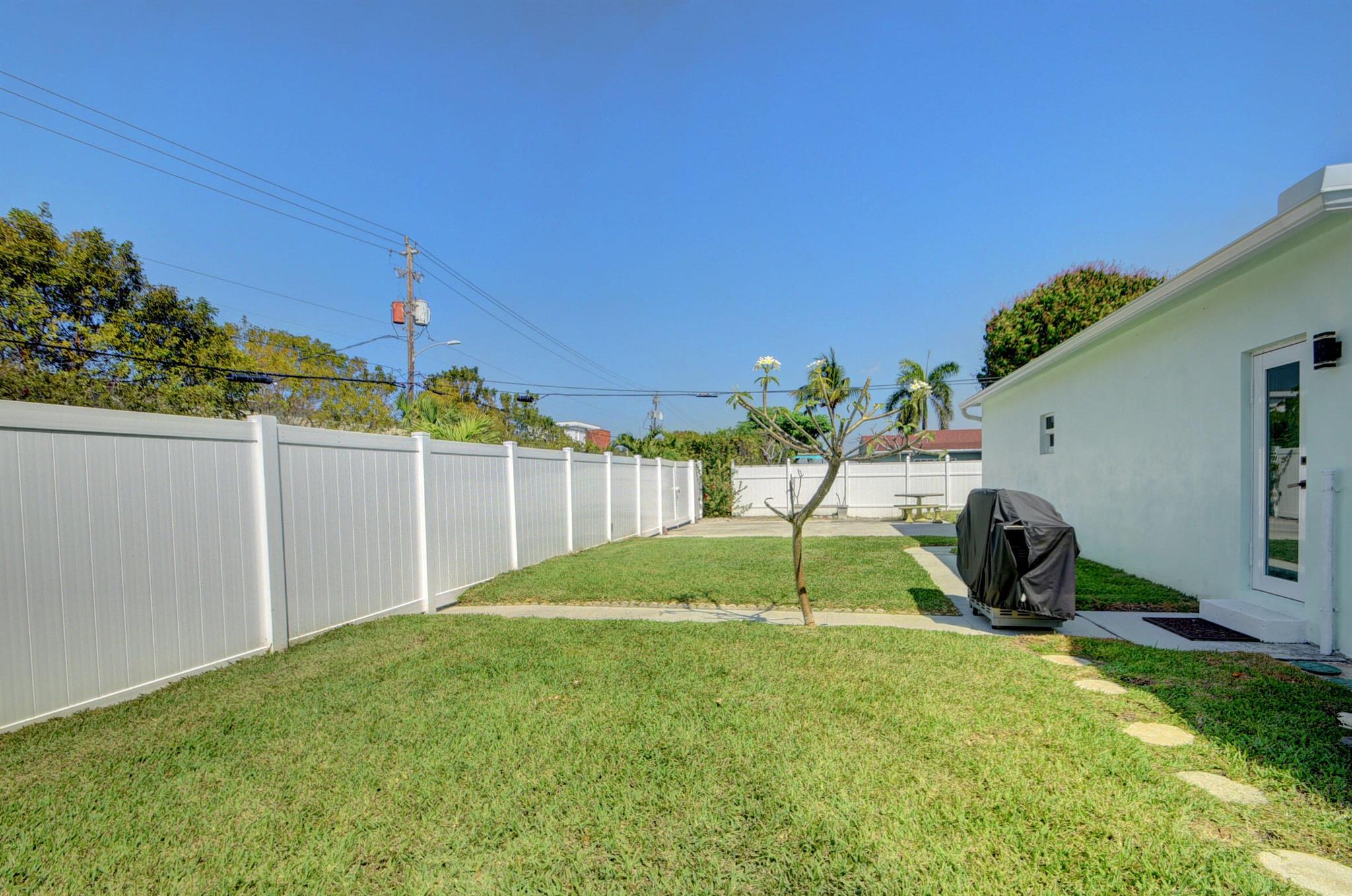 379 Laurie Road