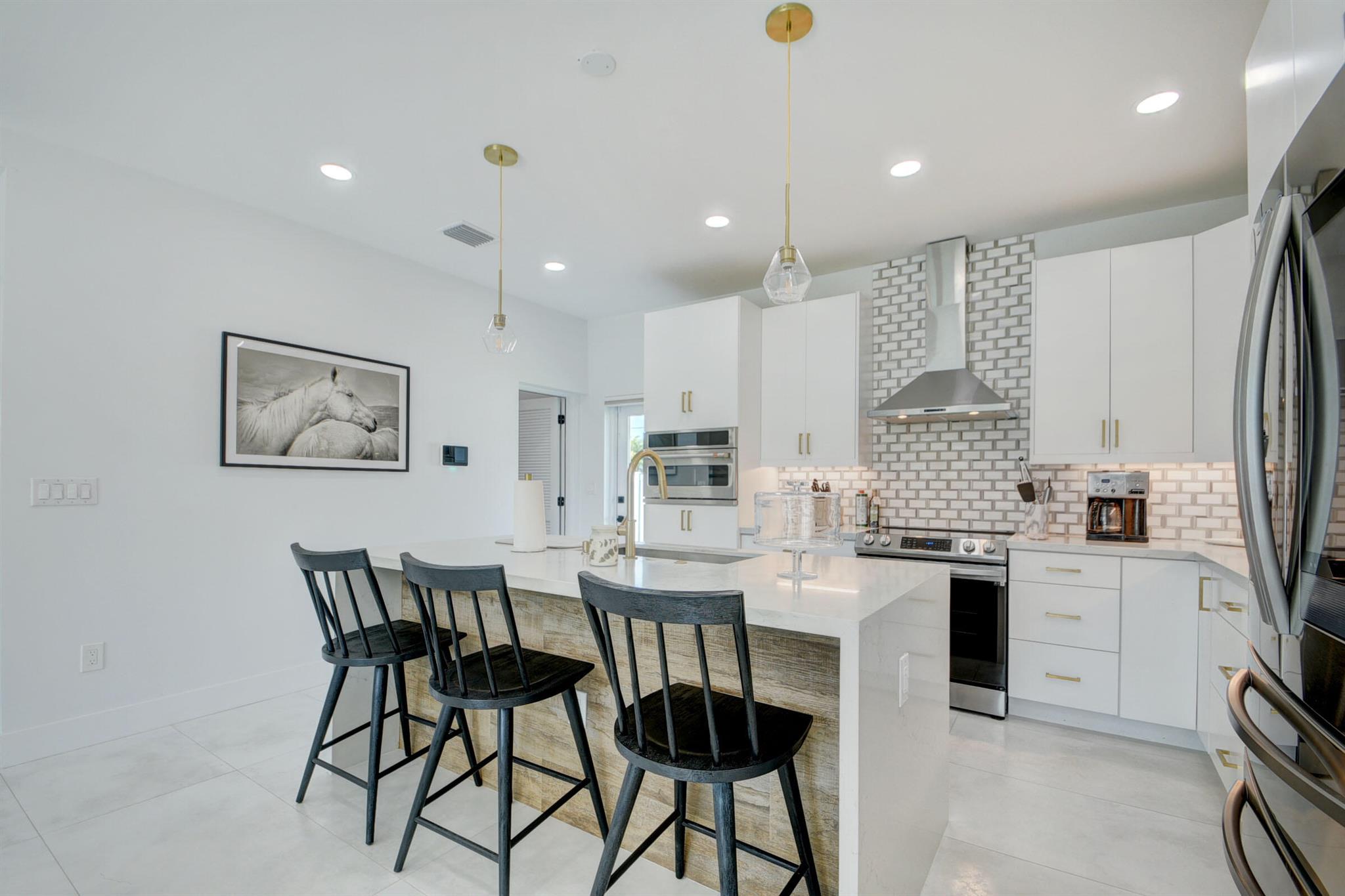 379 Laurie Road