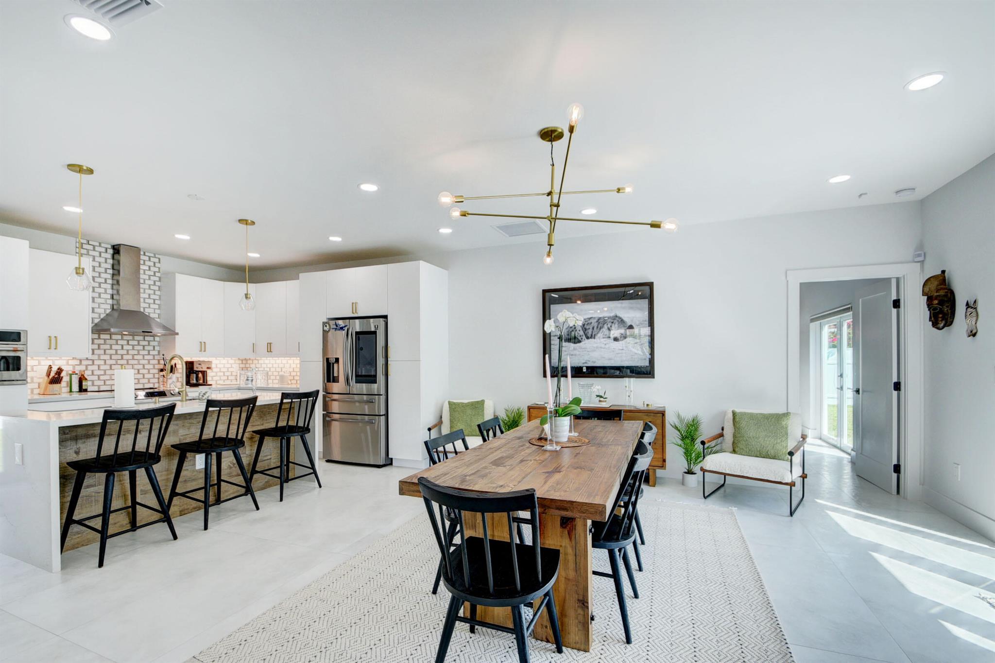 379 Laurie Road