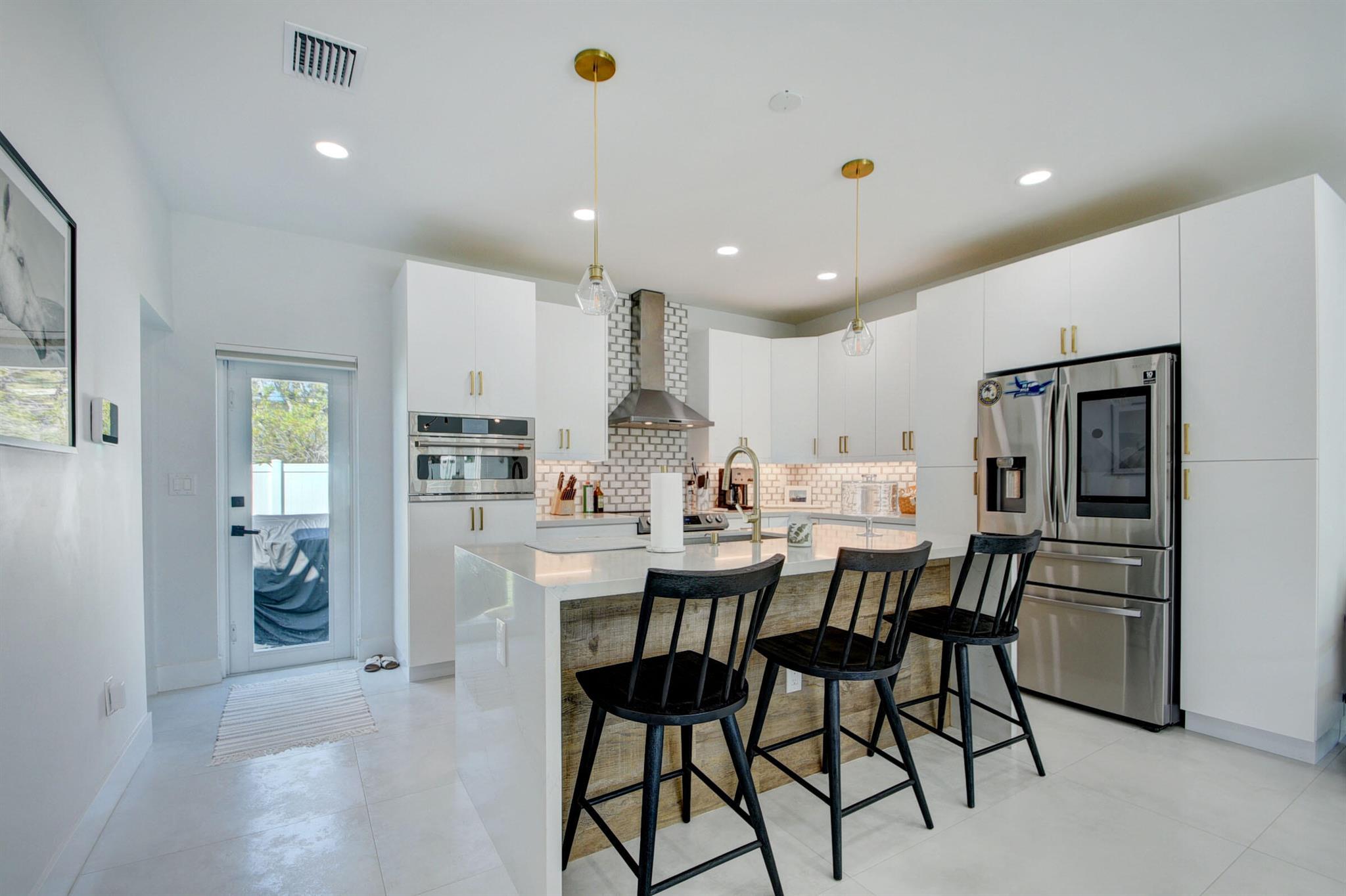 379 Laurie Road