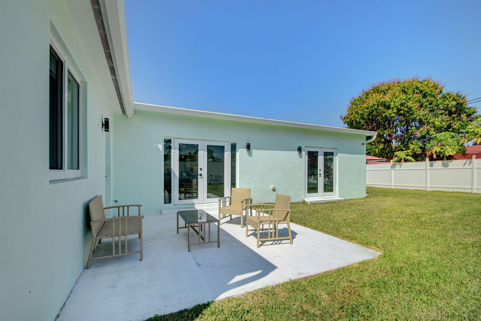 379 Laurie Road