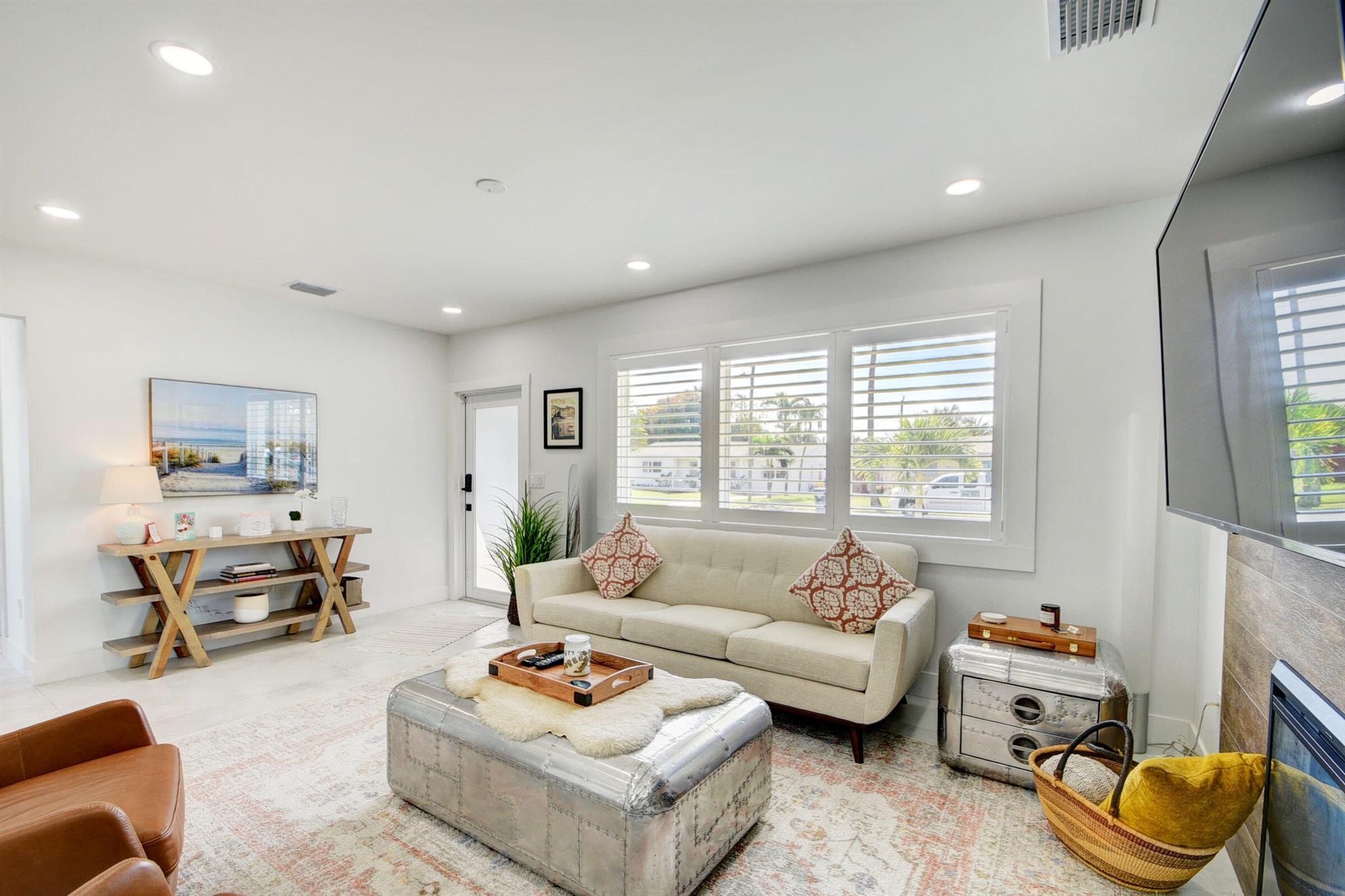 379 Laurie Road