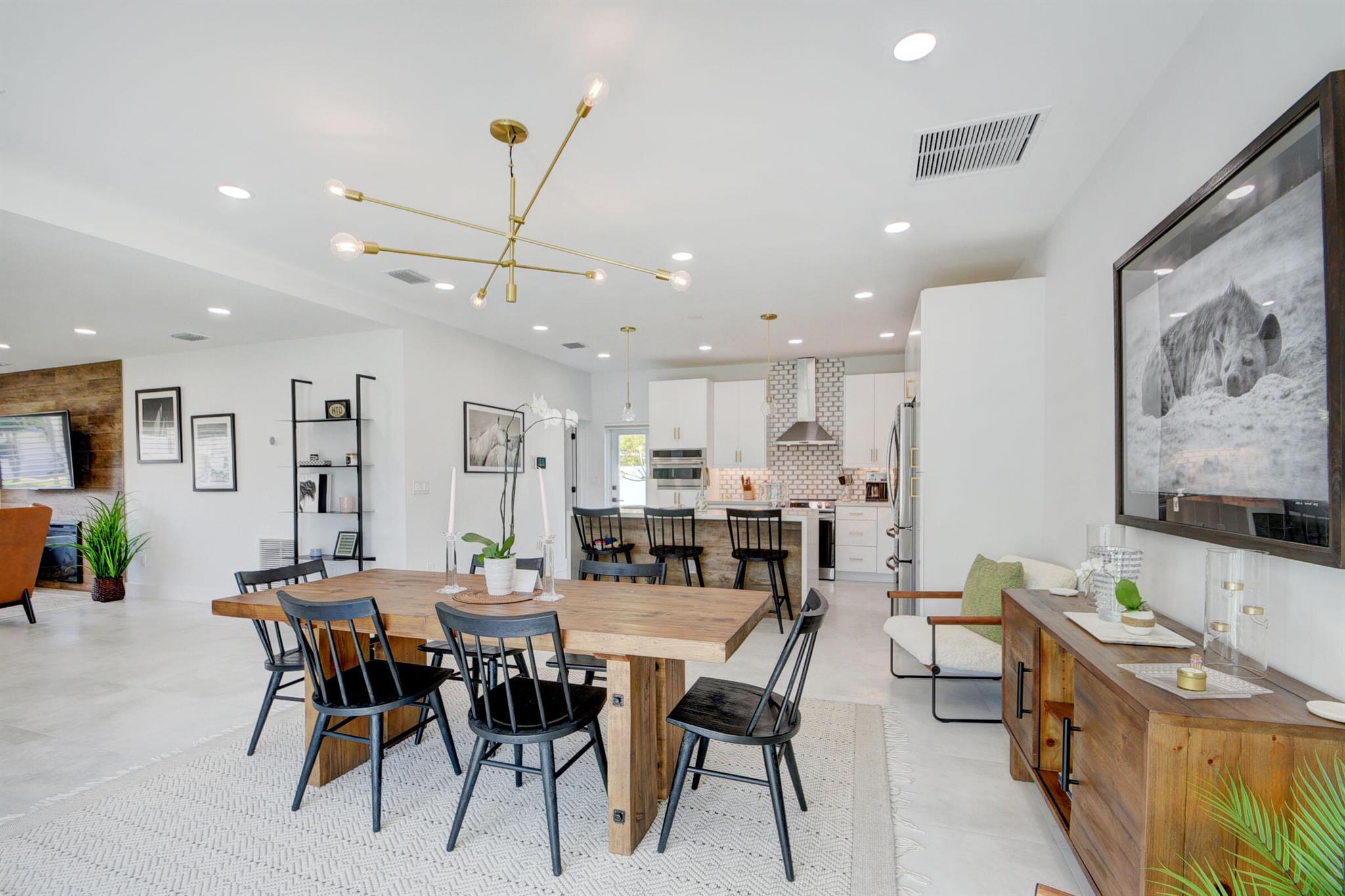 379 Laurie Road