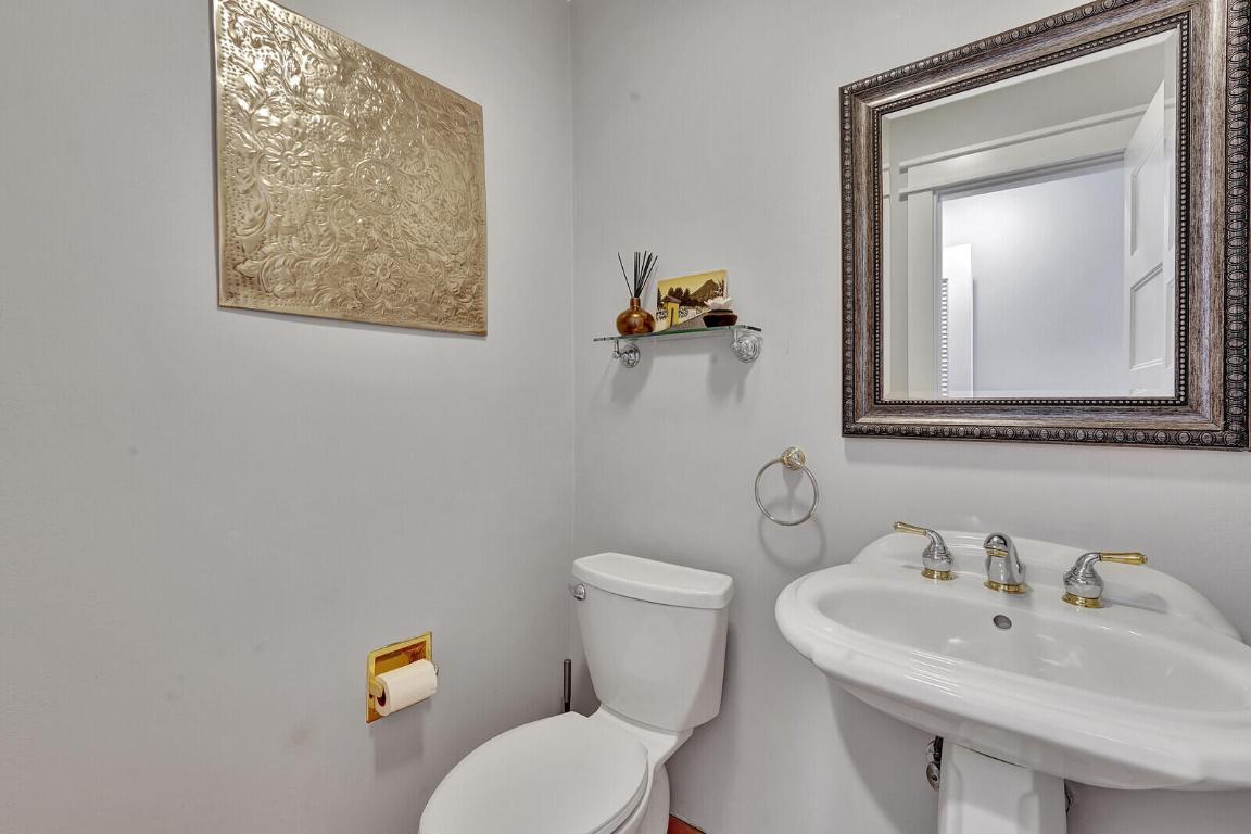 4245 NW 9th Street