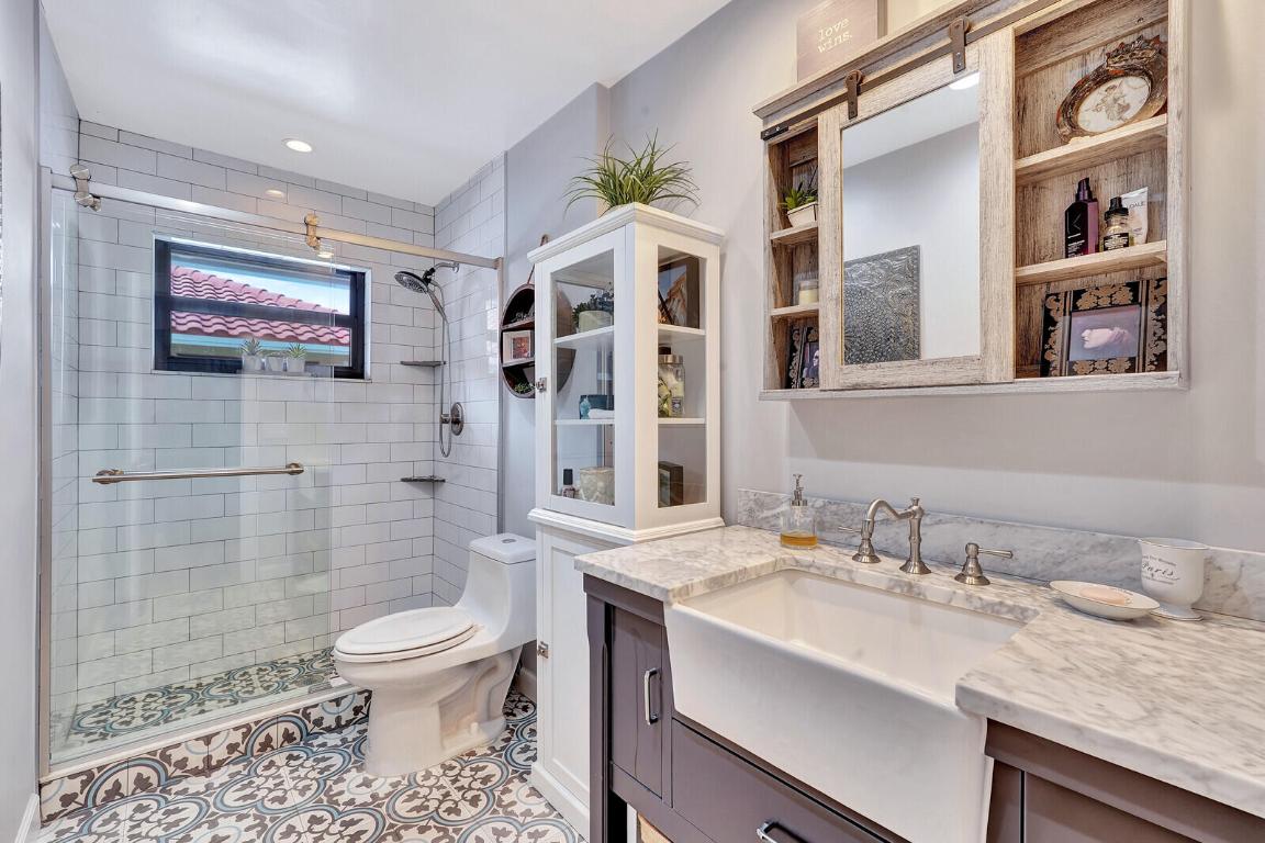 4245 NW 9th Street