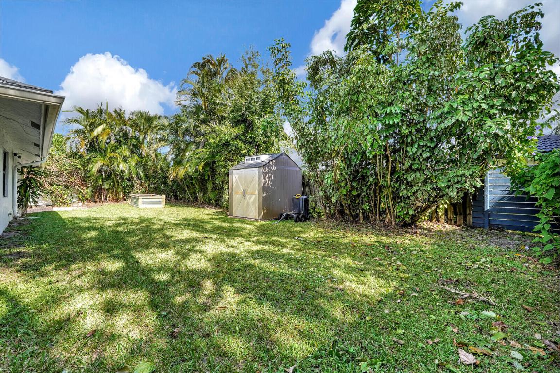 4245 NW 9th Street