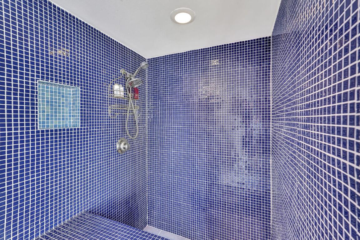 4245 NW 9th Street