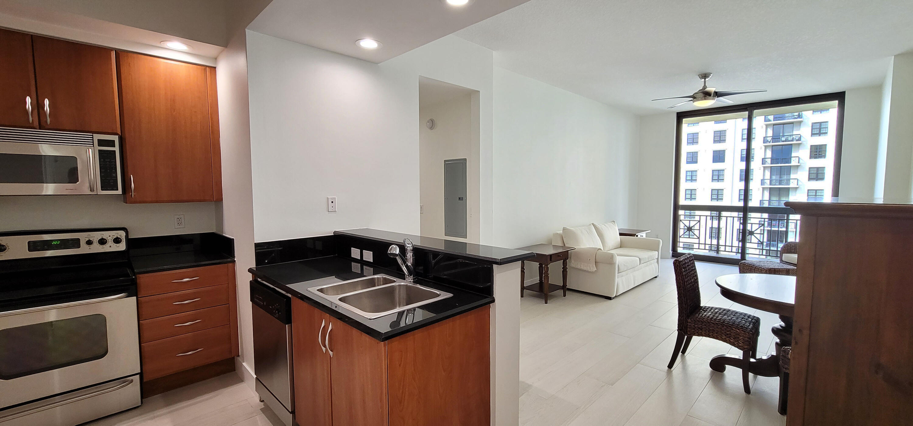 801 S Olive Avenue 1124