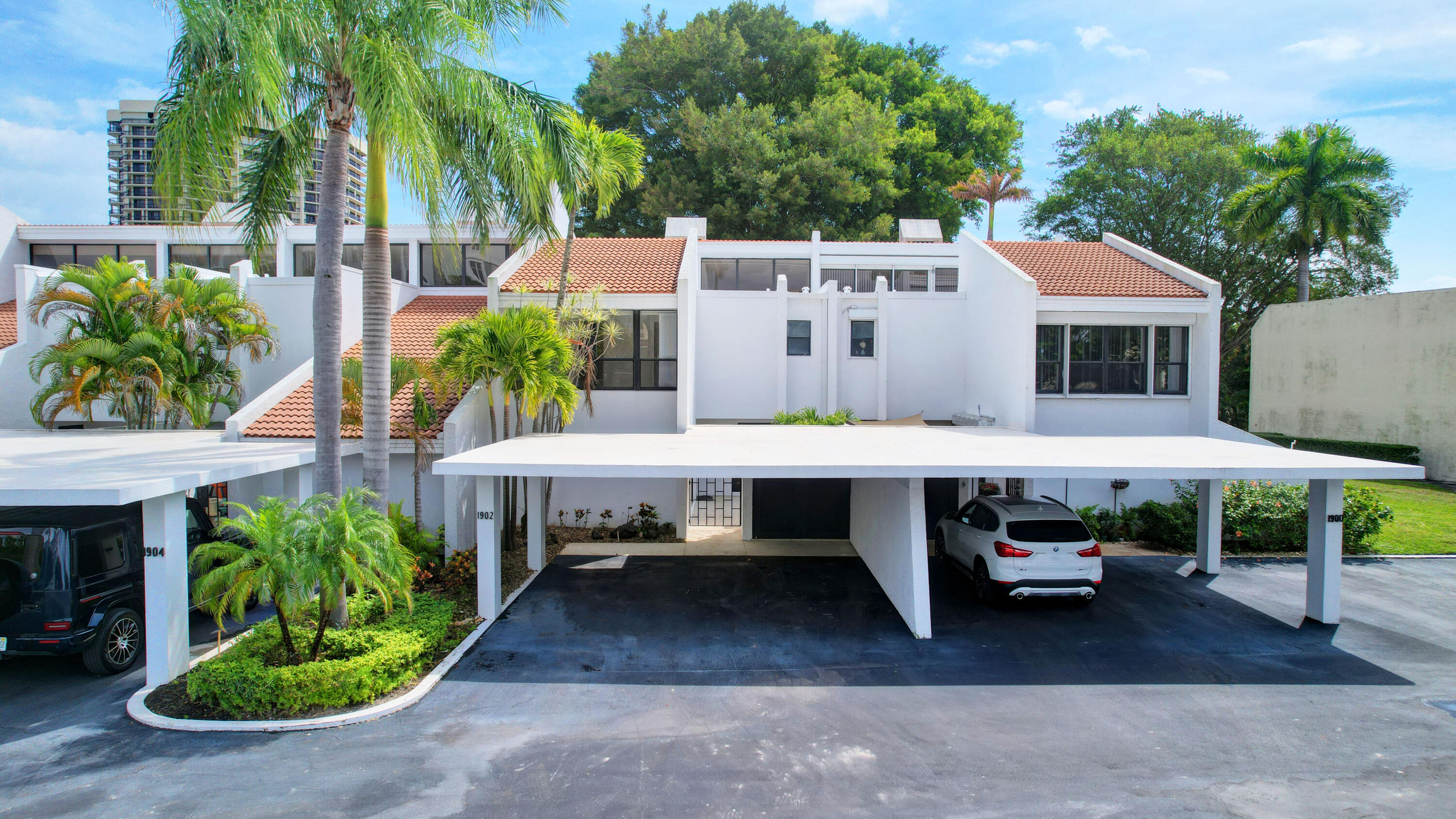 1902 Presidential Way 1-E