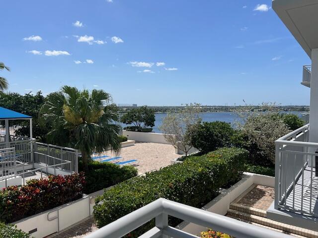 300 S Australian Avenue 716