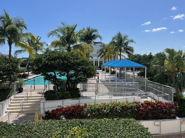 300 S Australian Avenue 716