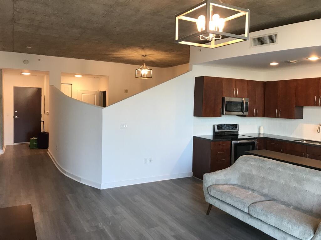 300 S Australian Avenue 716