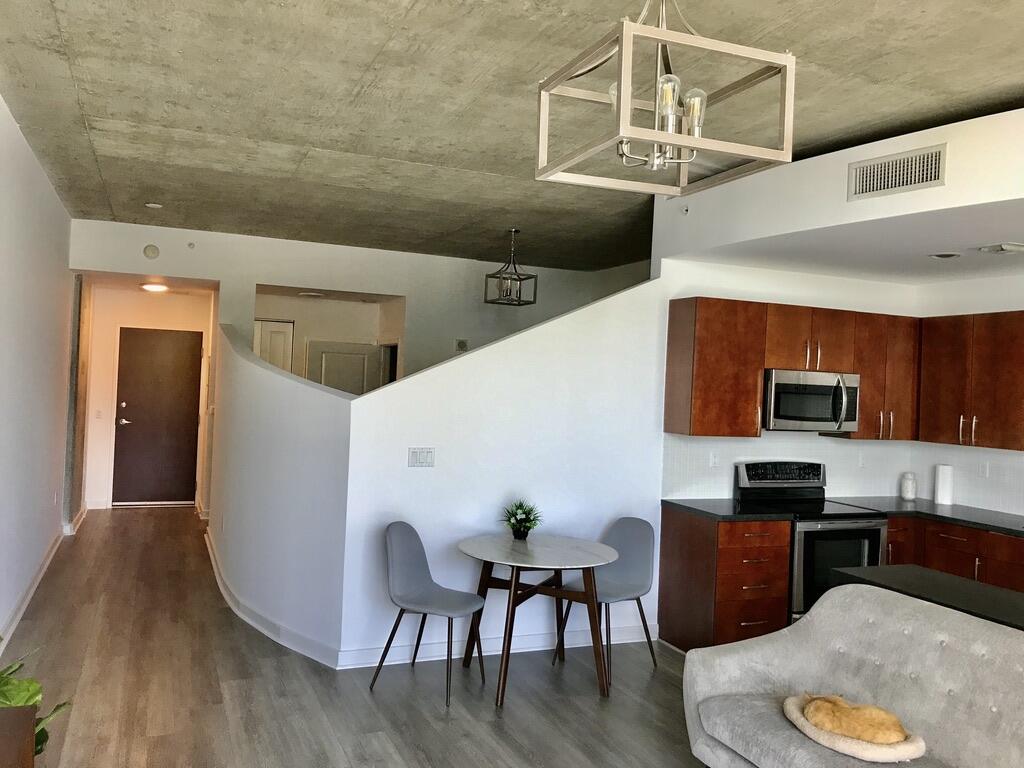 300 S Australian Avenue 716