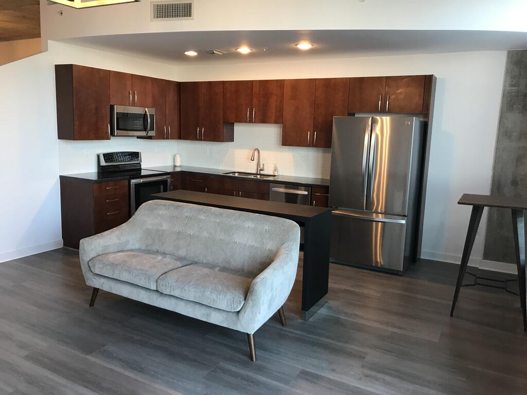 300 S Australian Avenue 716
