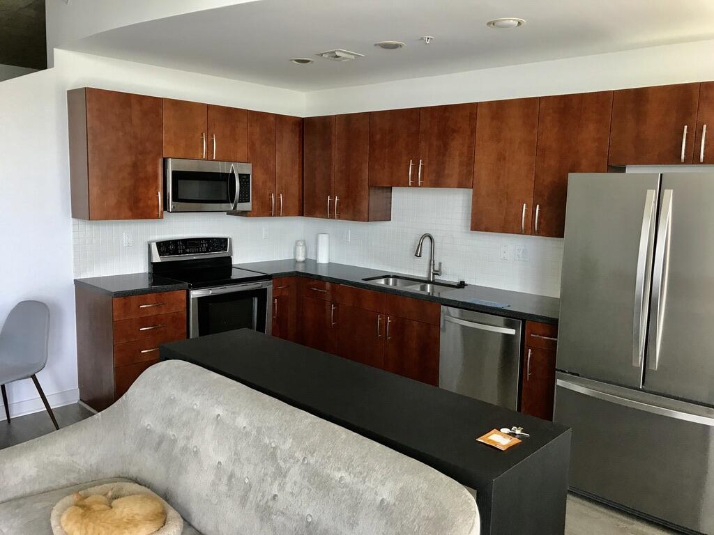300 S Australian Avenue 716