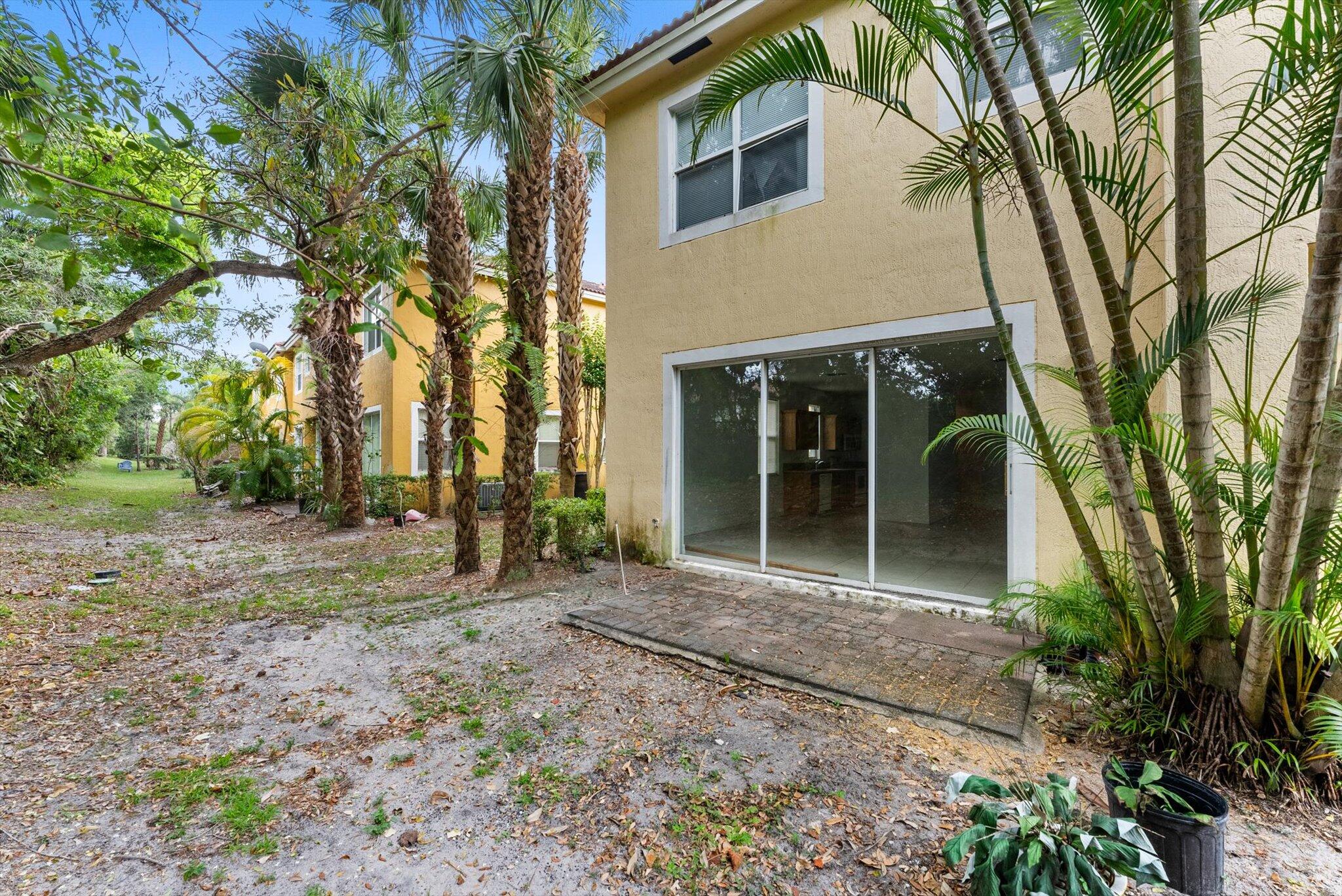 889 Pipers Cay Drive